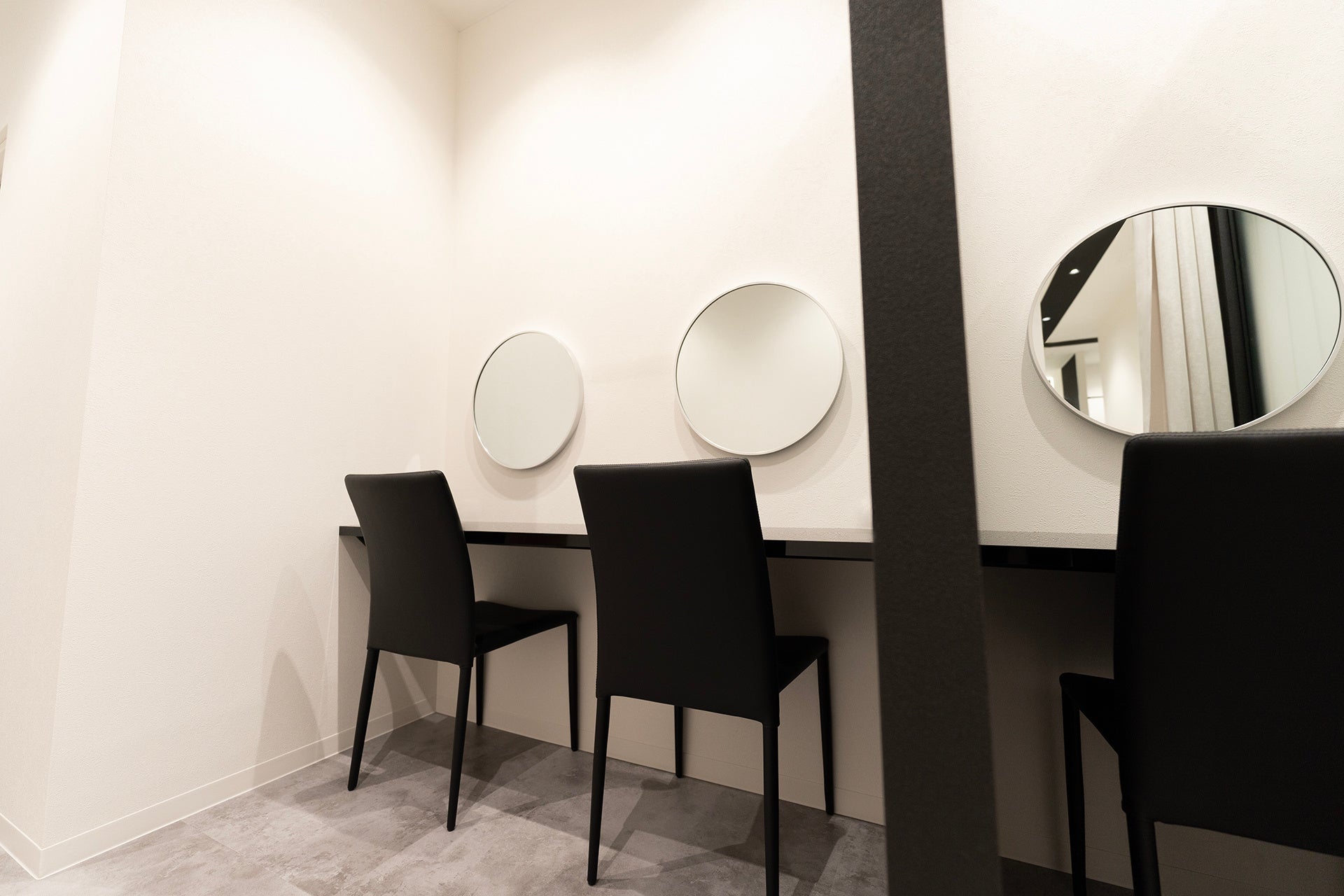 プライバシー保護に配慮した待合室