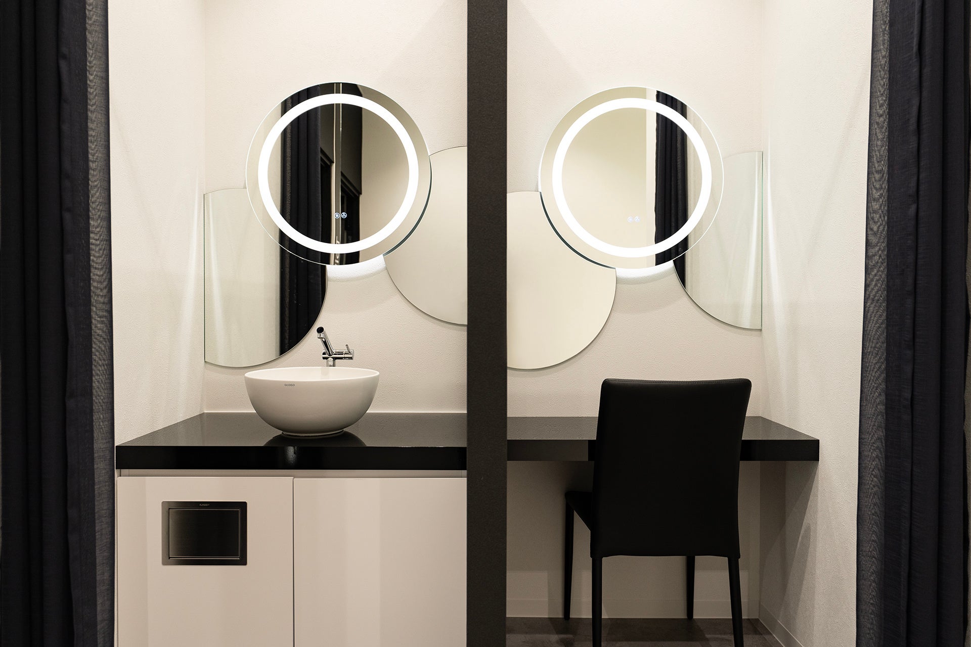 お洒落なパウダールームも完備