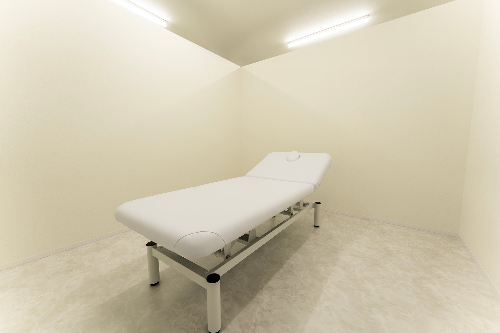 機能美を追及した白主体の処置室