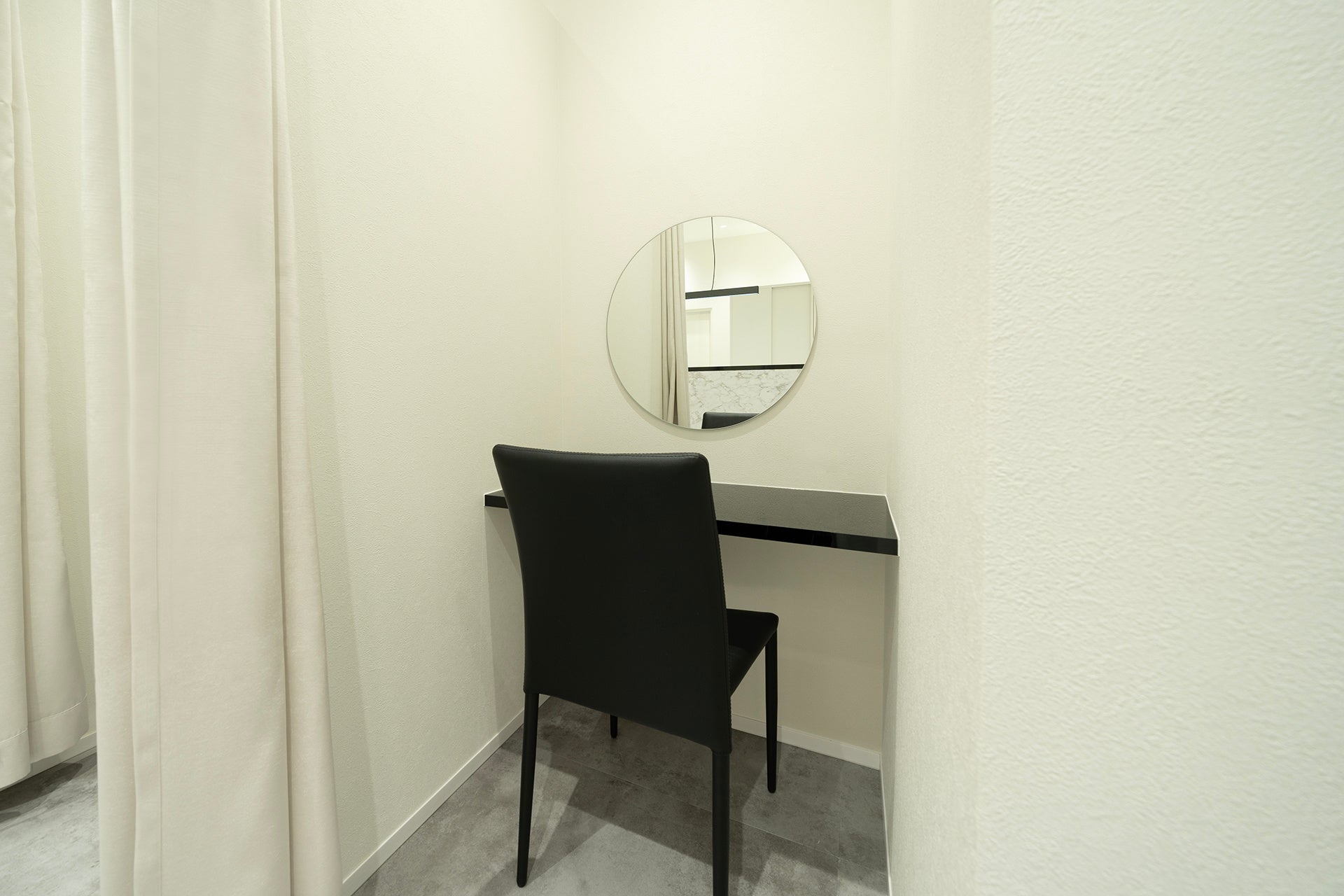 プライバシー保護に配慮した待合室