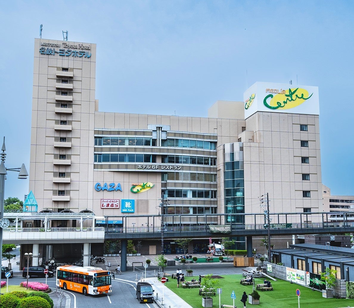 クリニックが入居するGAZA専門店街