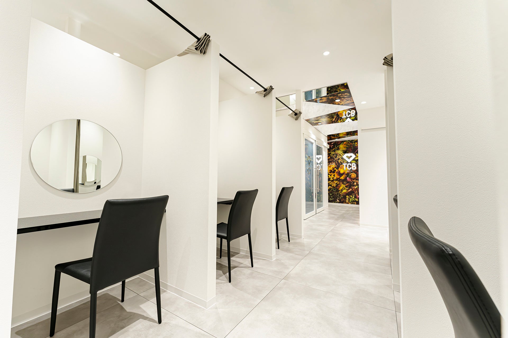 人気の個室待合室も多数ご用意