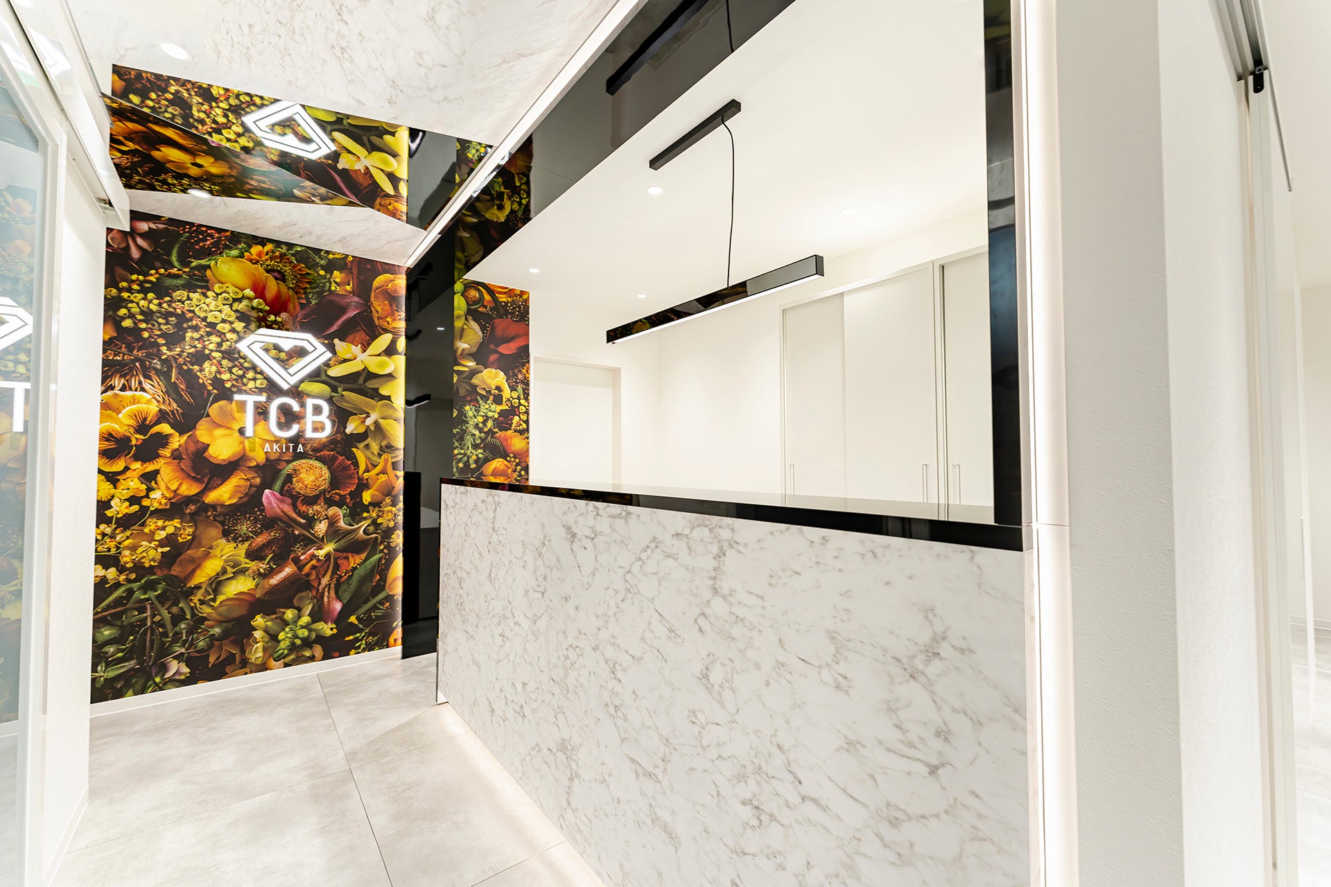 秋田院受付ロビー