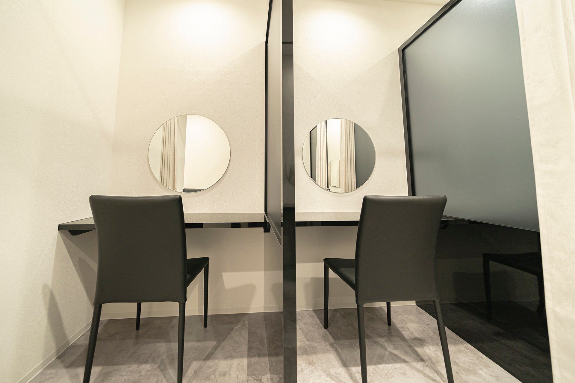 人気の個室待合室も多数ご用意