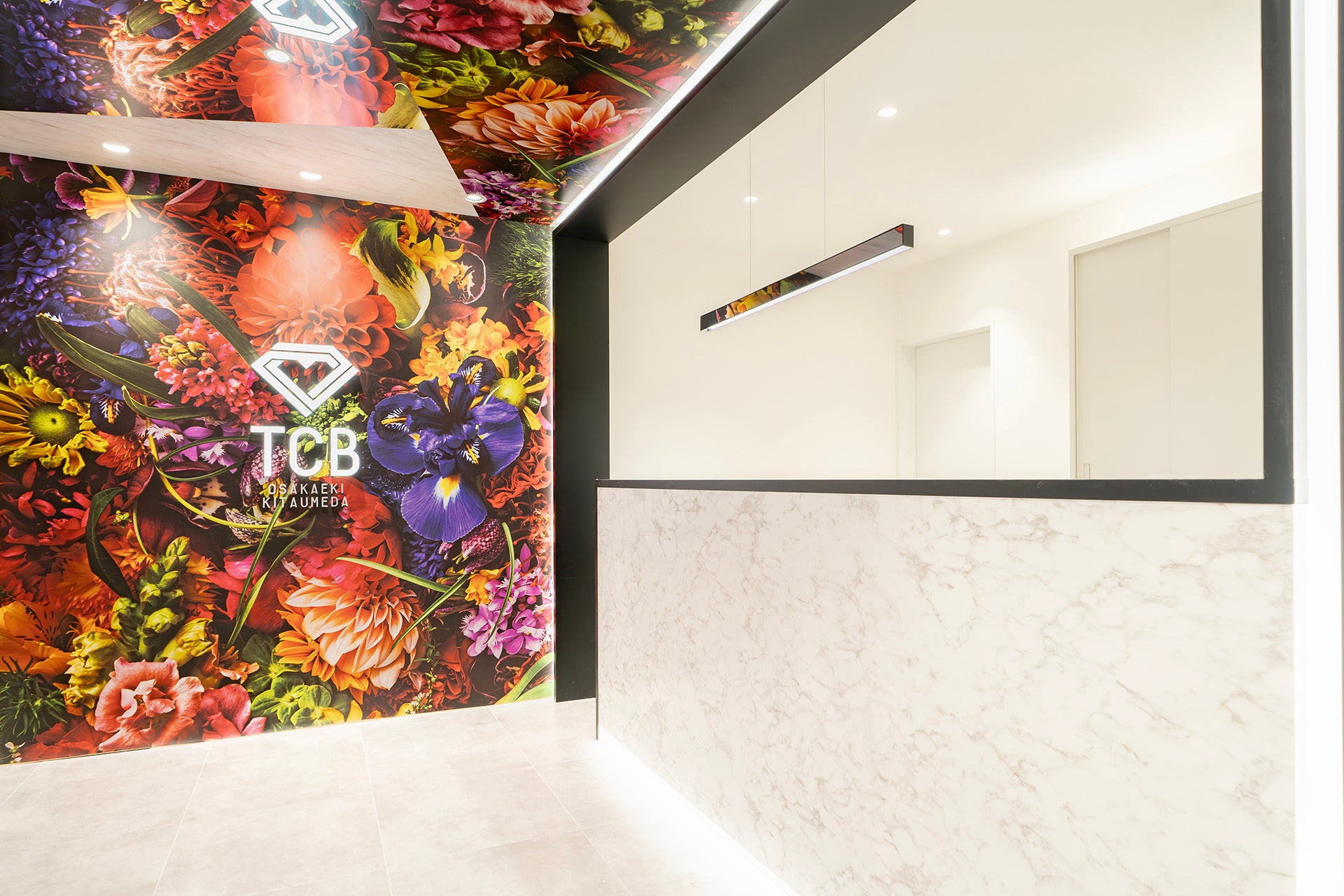 大阪駅北梅田院受付ロビー