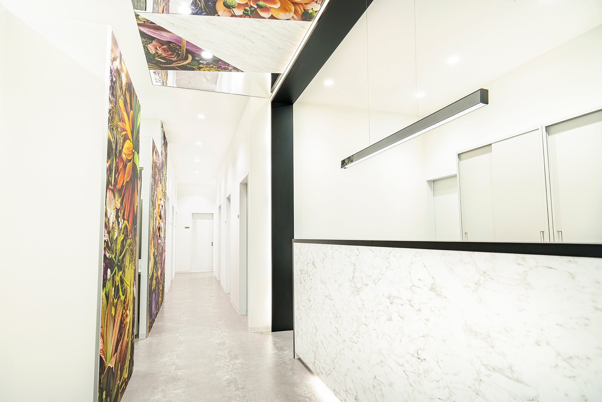 福山院受付ロビー