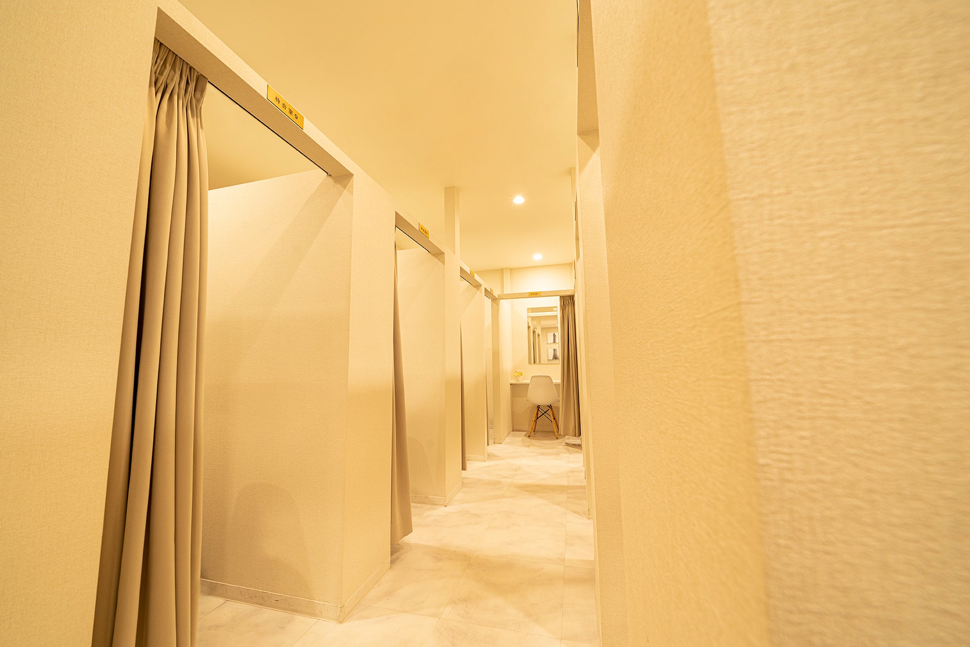 プライバシーに配慮した個室待合室も完備