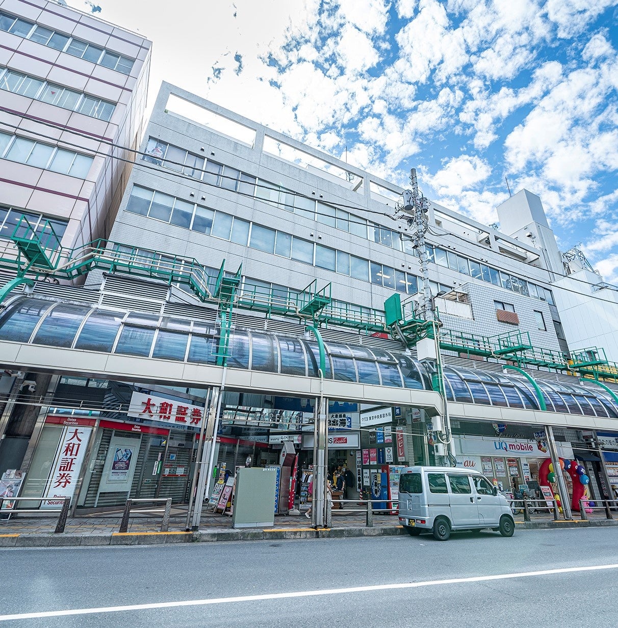 クリニックが入居するエクセル33ビル