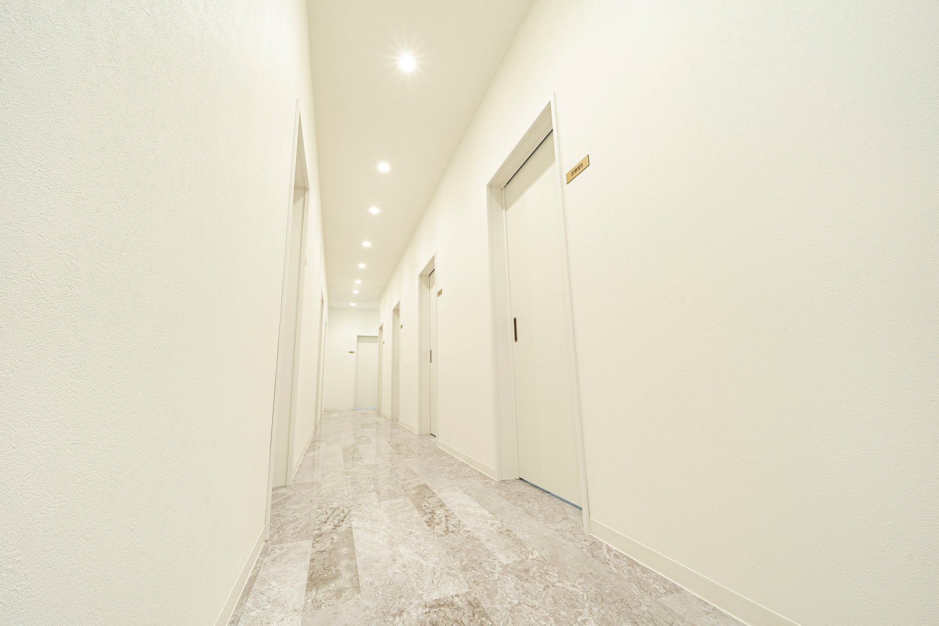 広々とした院内