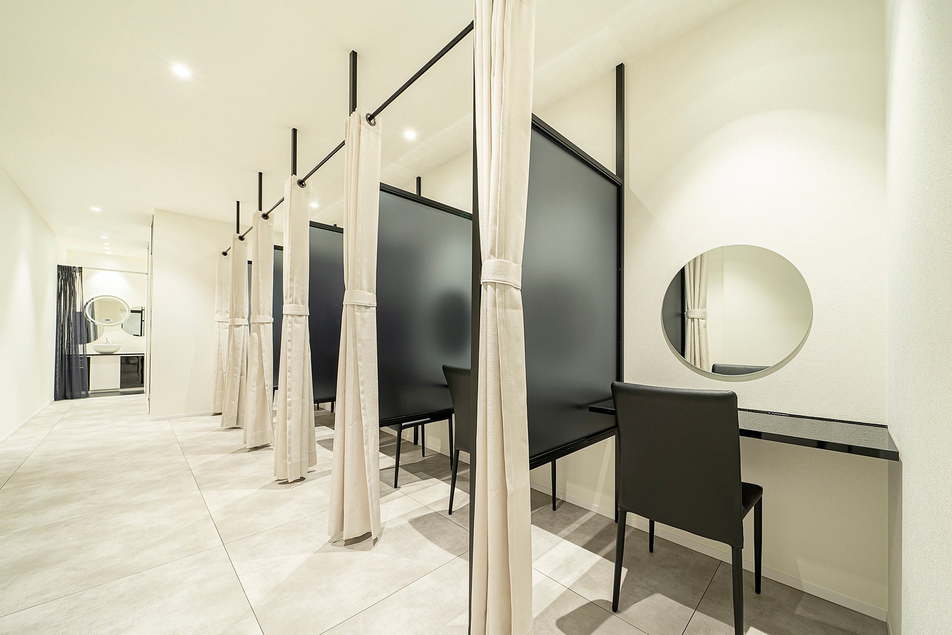 人気の個室待合室も多数ご用意