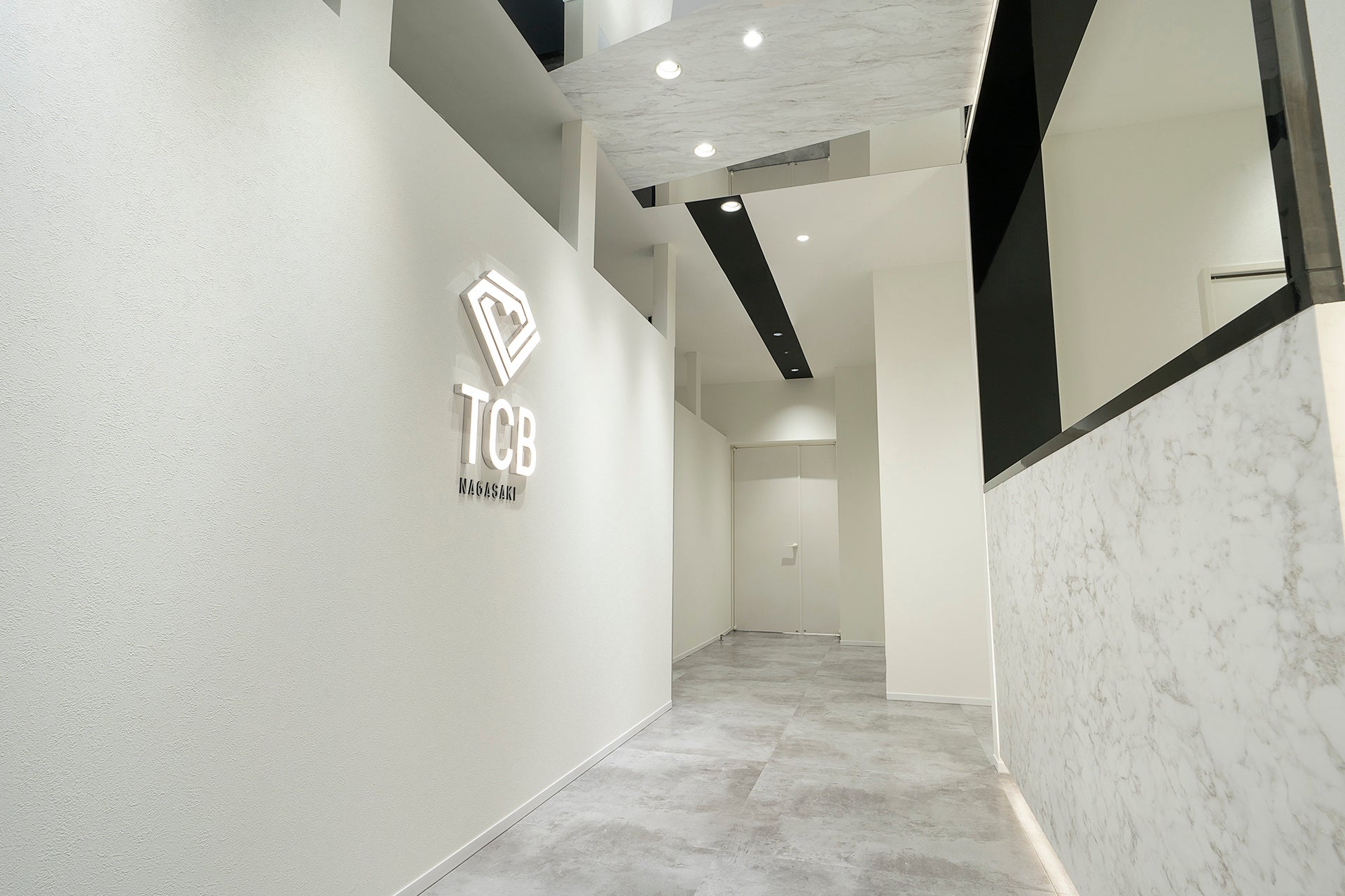 長崎院 受付ロビー