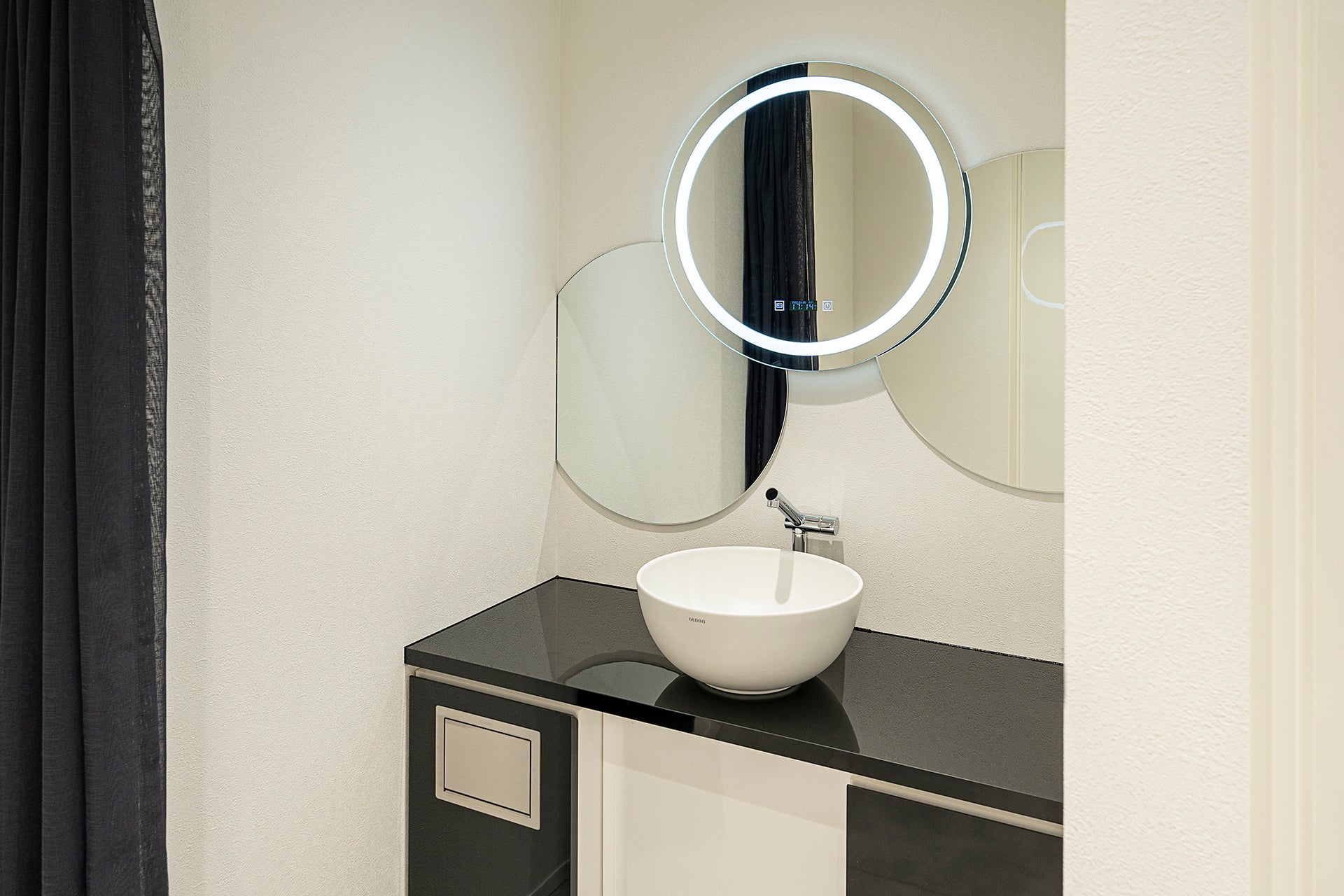 お洒落なパウダールームも完備