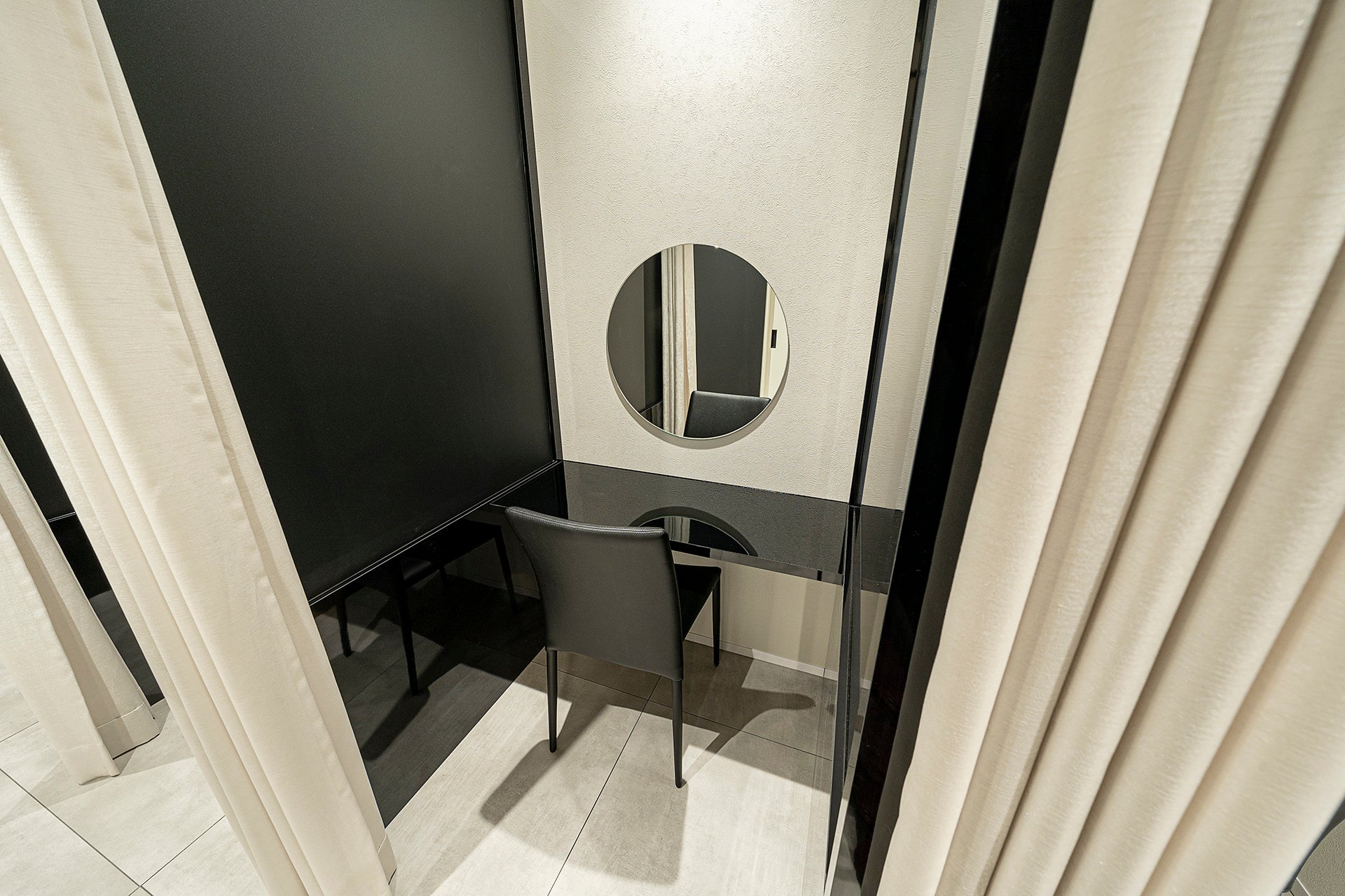 プライバシー保護に配慮した個室待合室