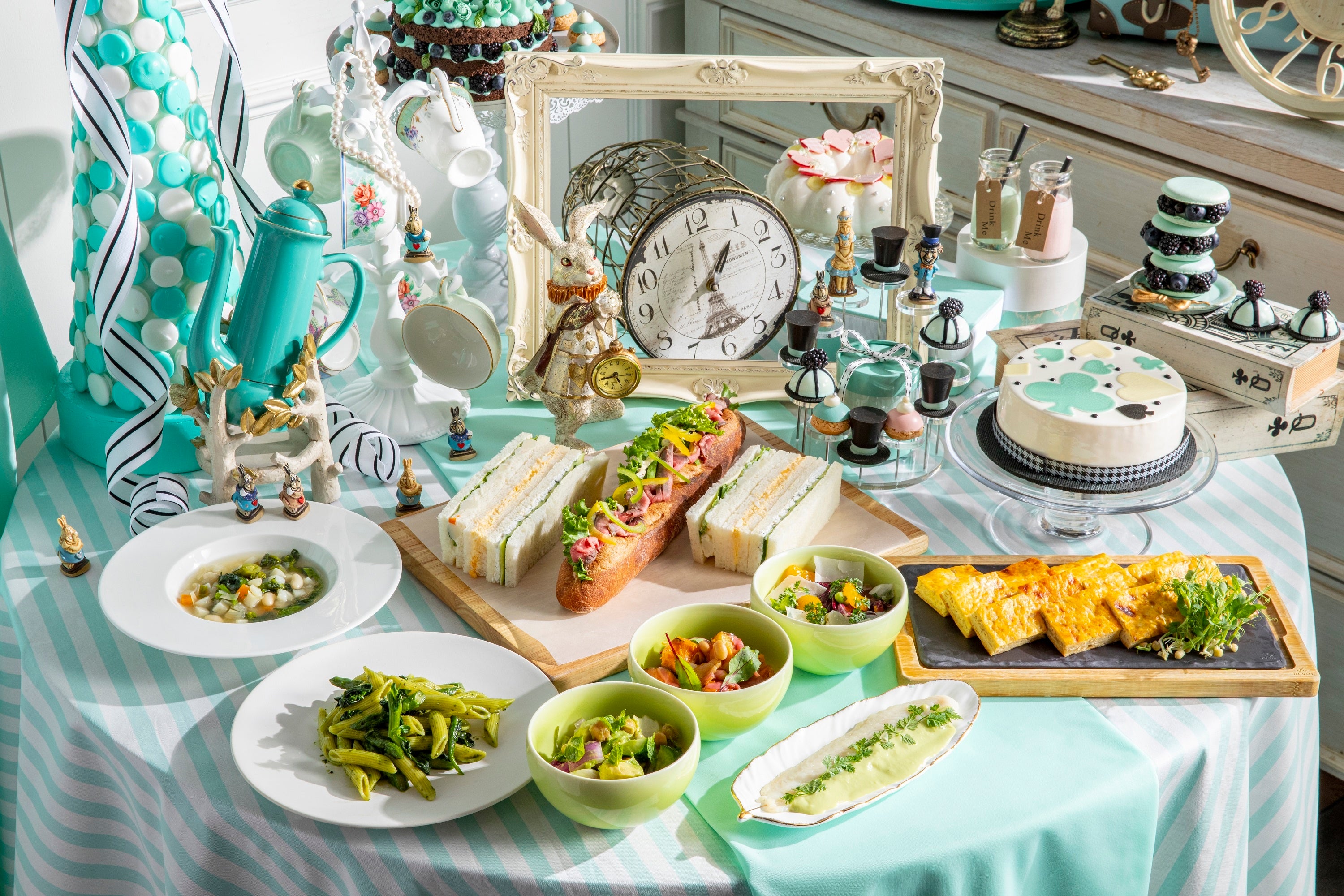 軽食は日替わりで10種類ご用意