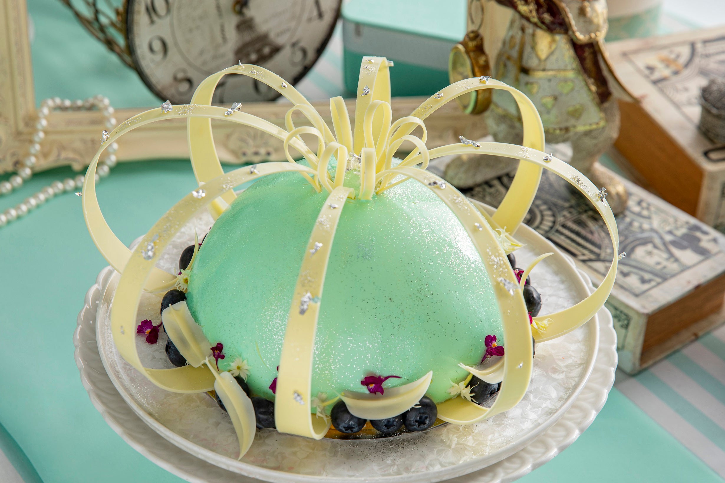 夏のファッショントレンド、ミントグリーンの王冠