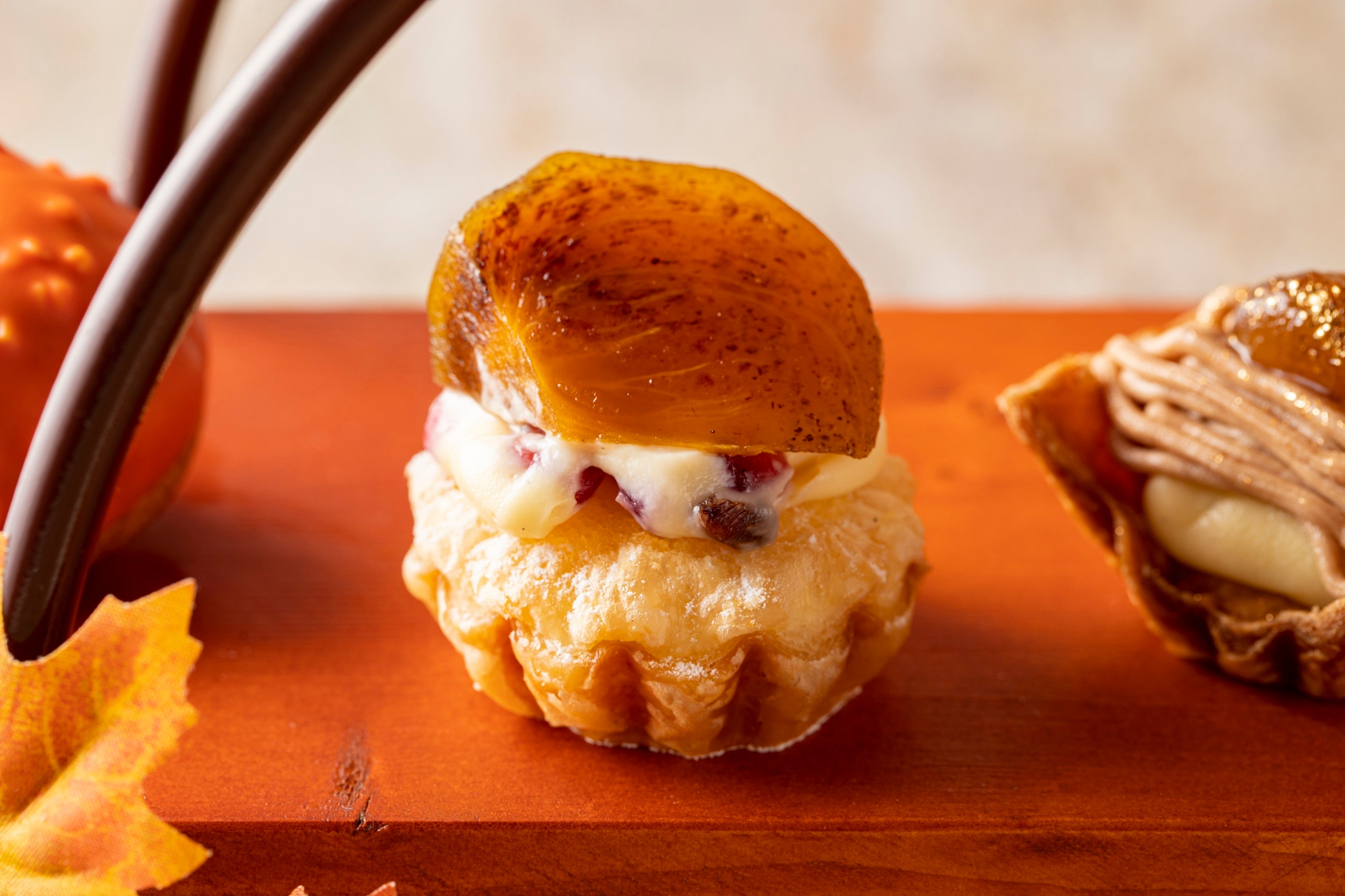 ザクロカスタードクリームの柿デニッシュ