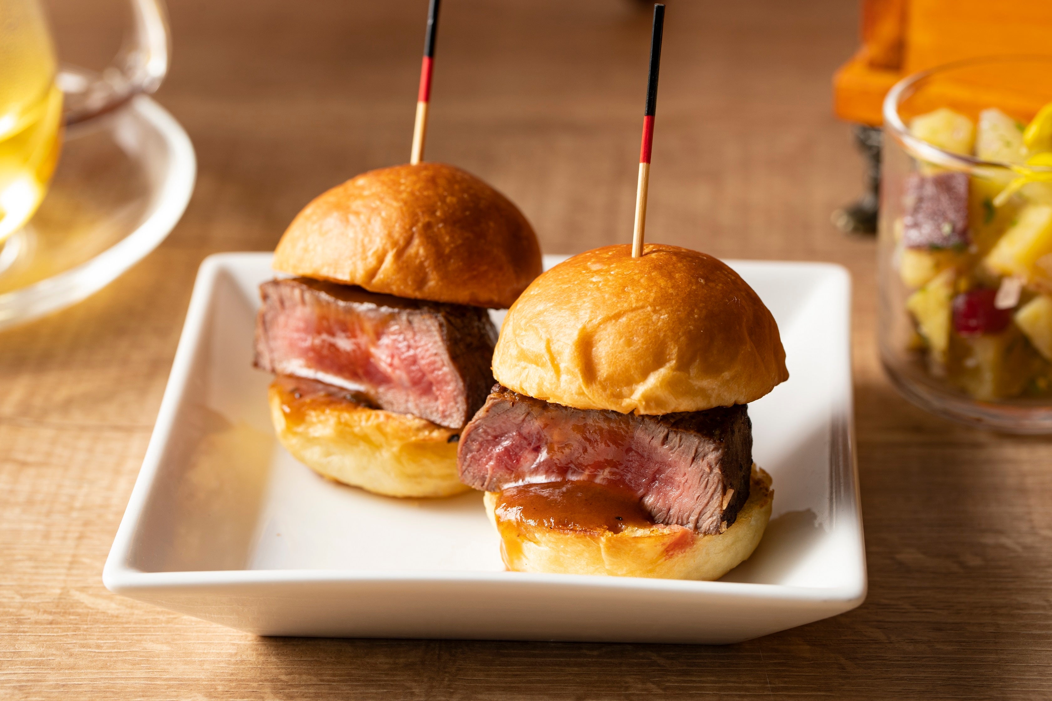 ビーフステーキバーガートリュフソース