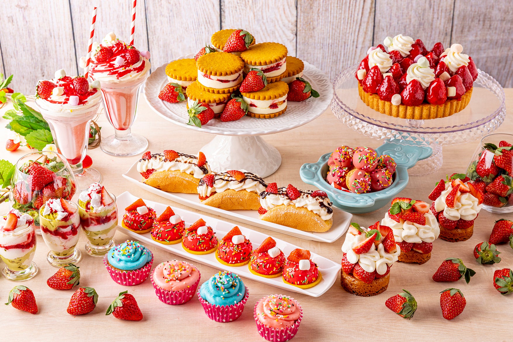 スイーツルームでご提供する各種いちごスイーツ