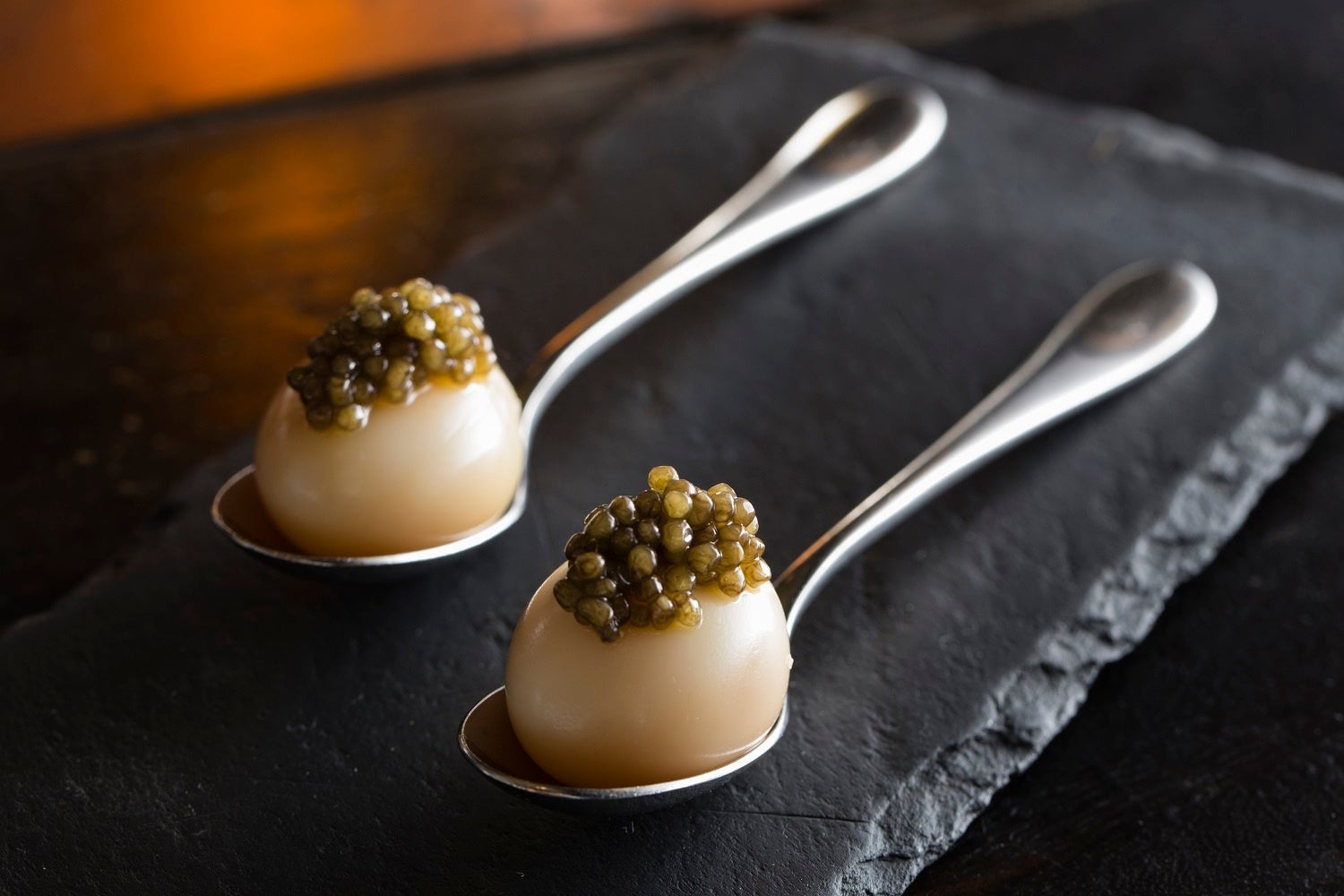 うずら卵のスモーク キャビア