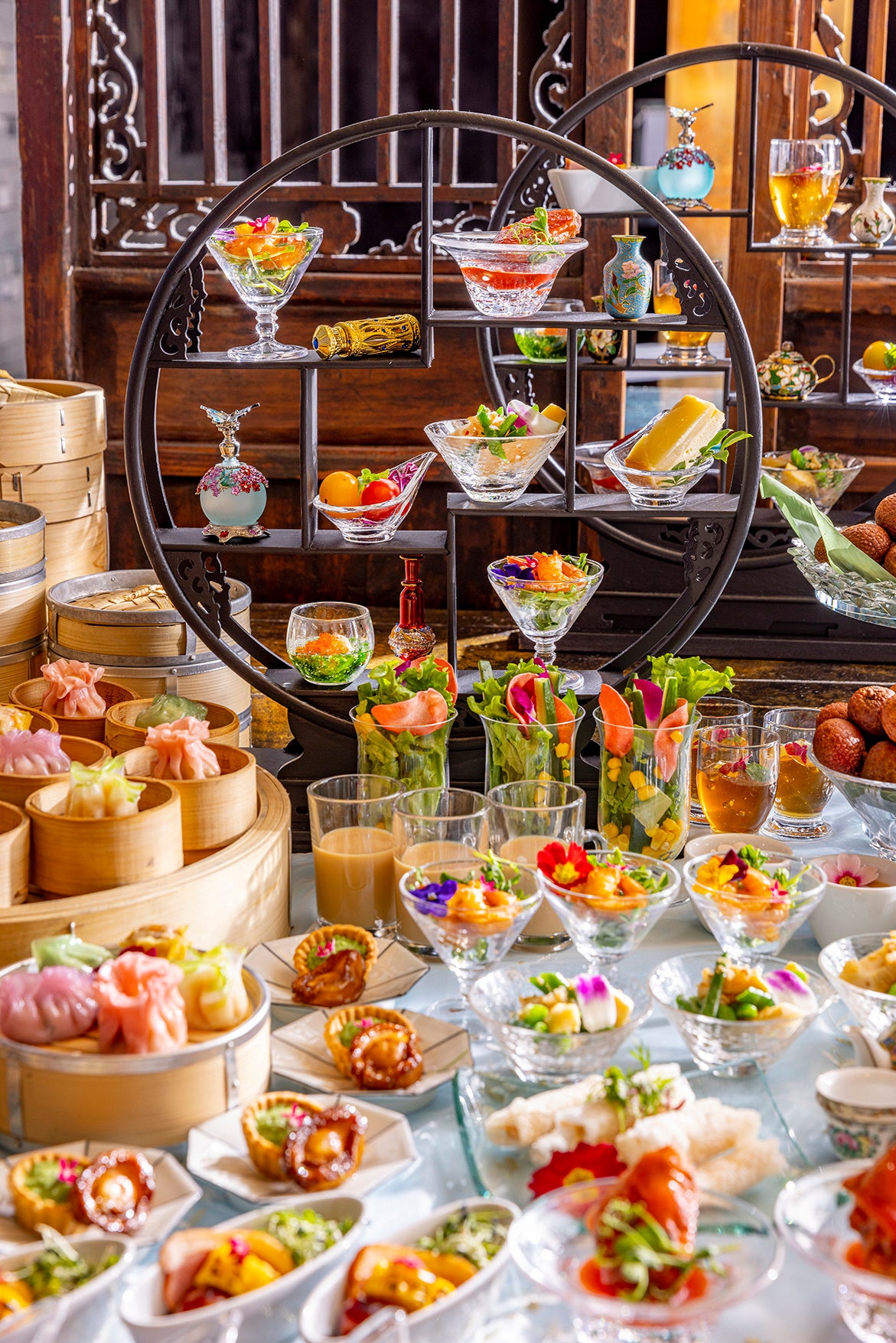 茶器に配されるシェフズ・スペシャル