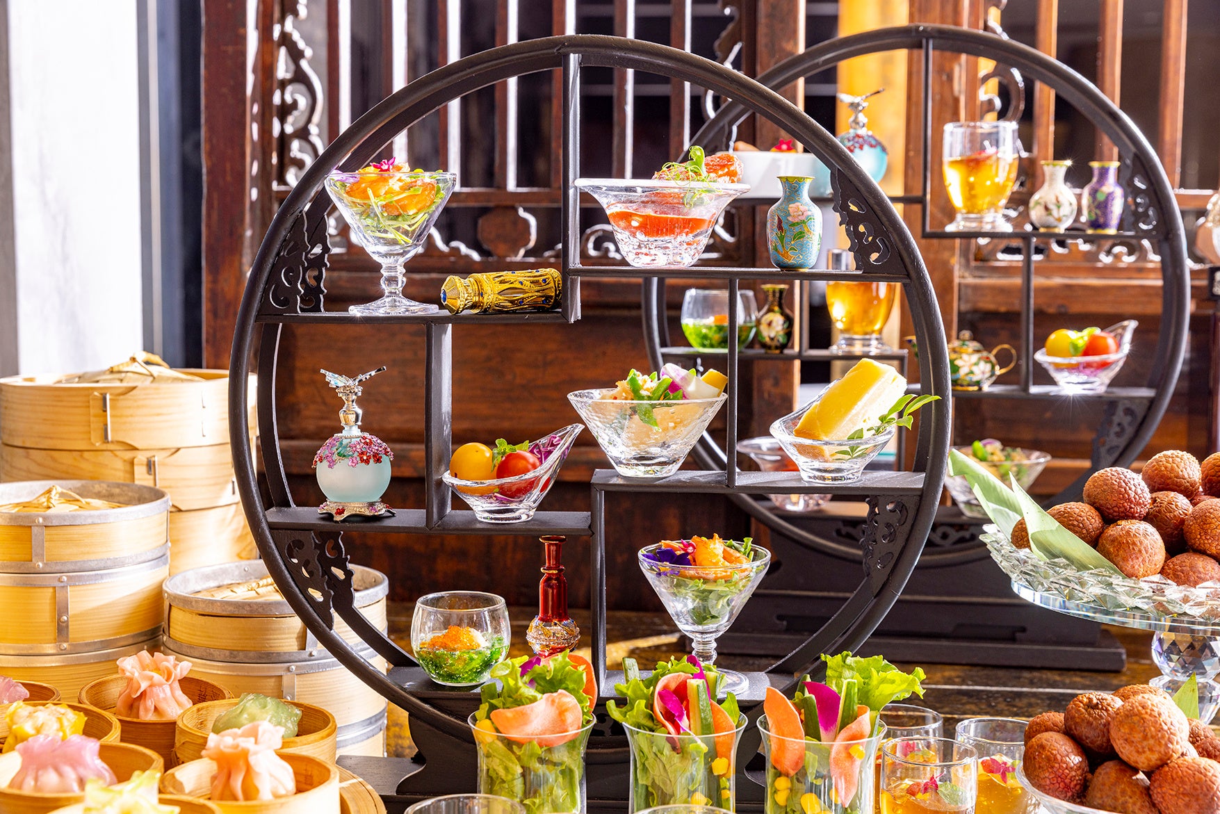 茶器に配されるシェフズ・スペシャル