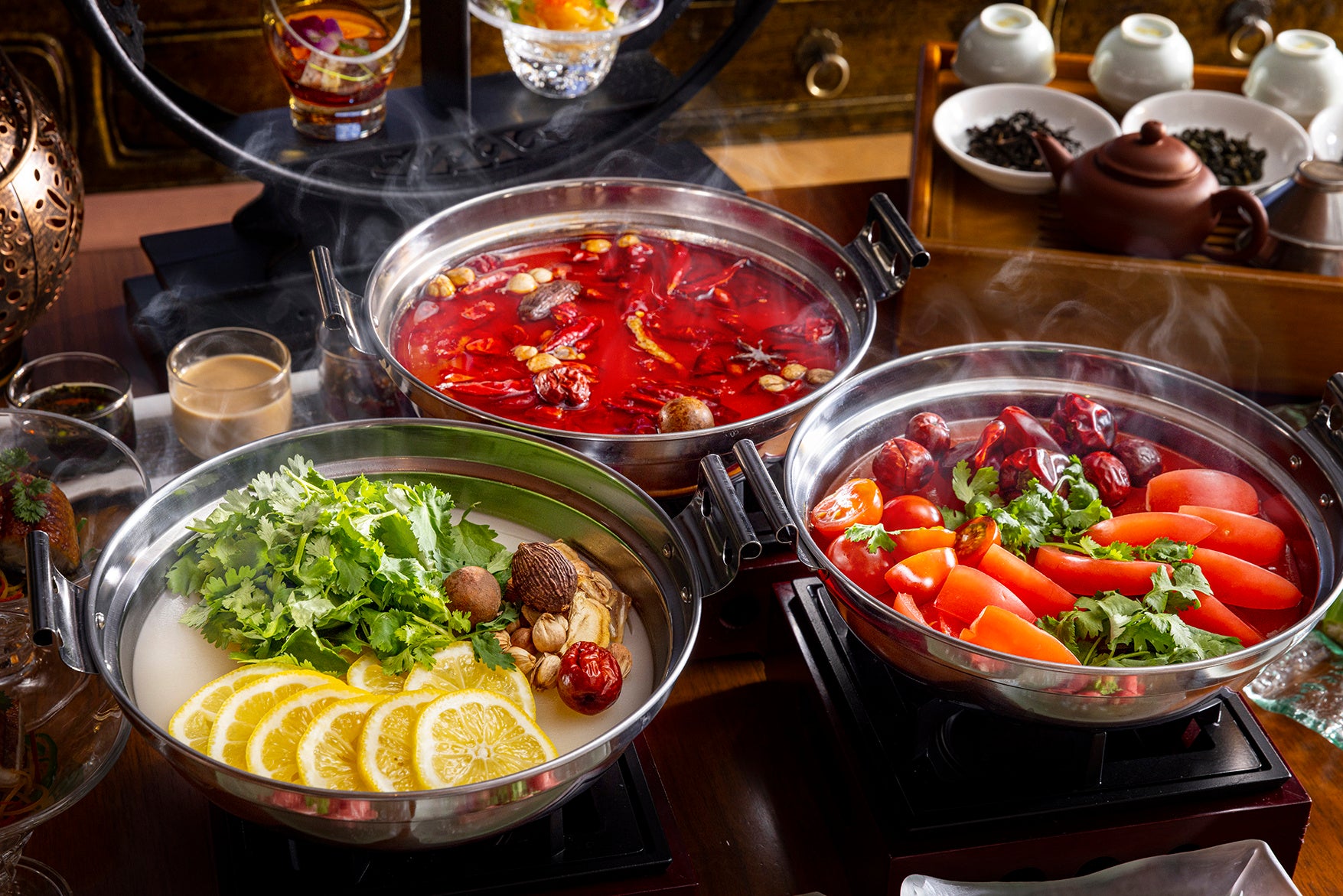 「鶏白湯＆トマトスープ」、「レモン・パクチースープ」、「麻辣スープ」