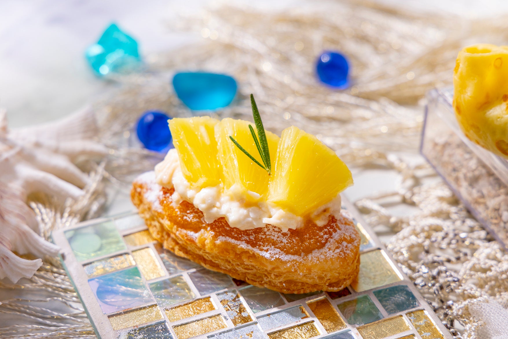 パイナップルとココナッツクリームのデニッシュ