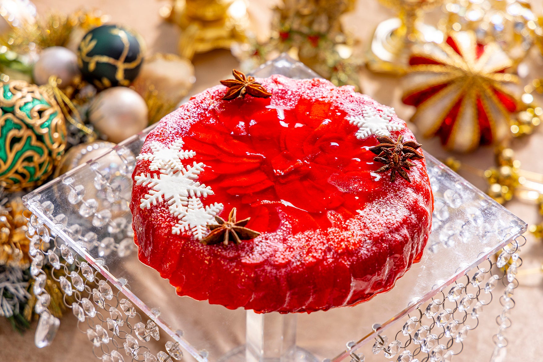 ルビーを冠したクリスマス・ティアラ