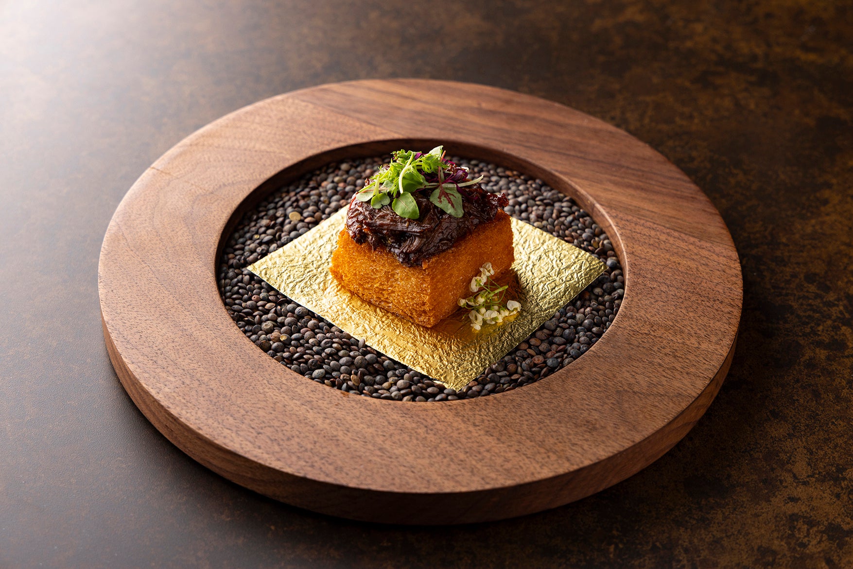 牛バラ肉の柔らか煮込み トースト仕立て