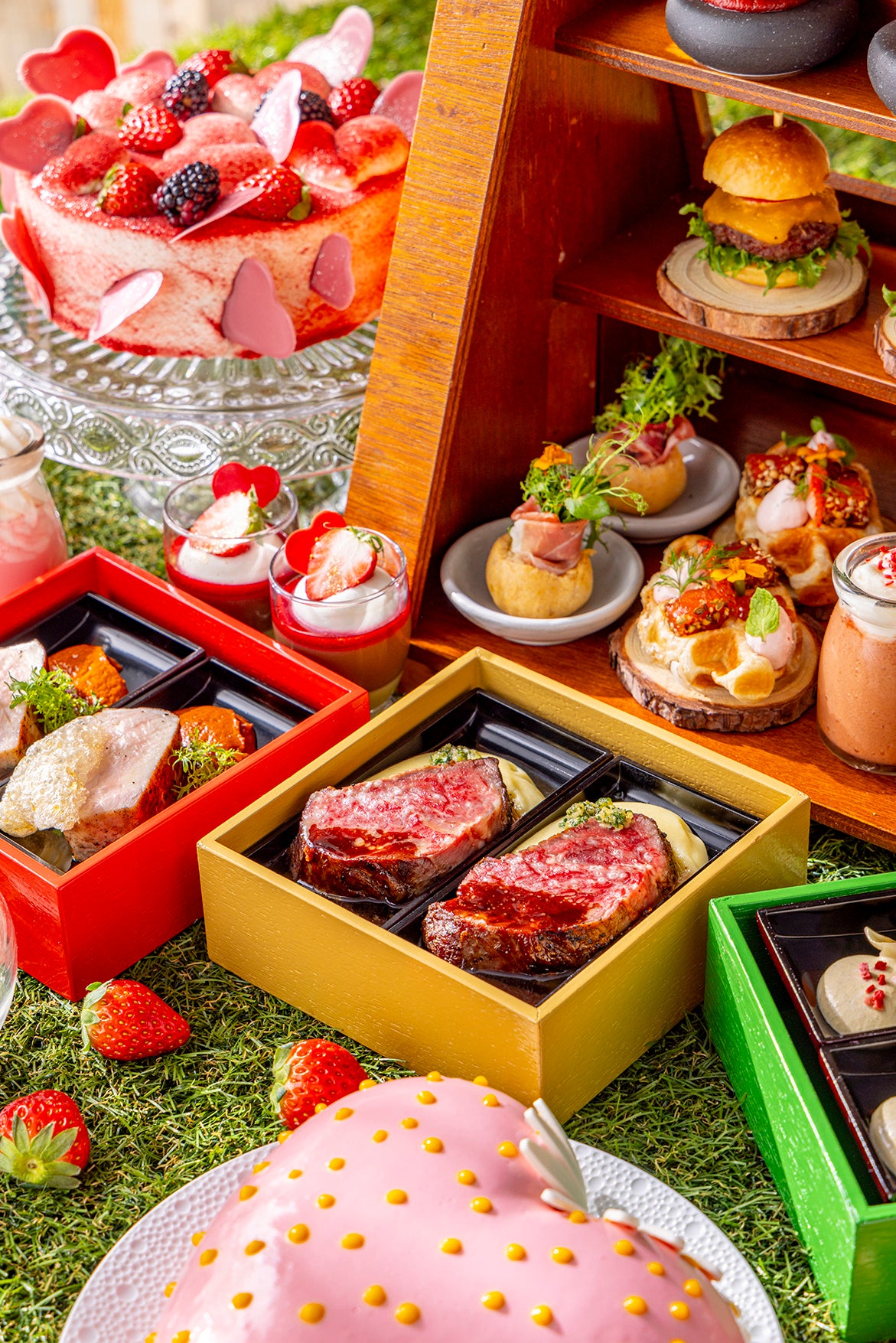 お肉アフタヌーンwithストロベリースイーツ