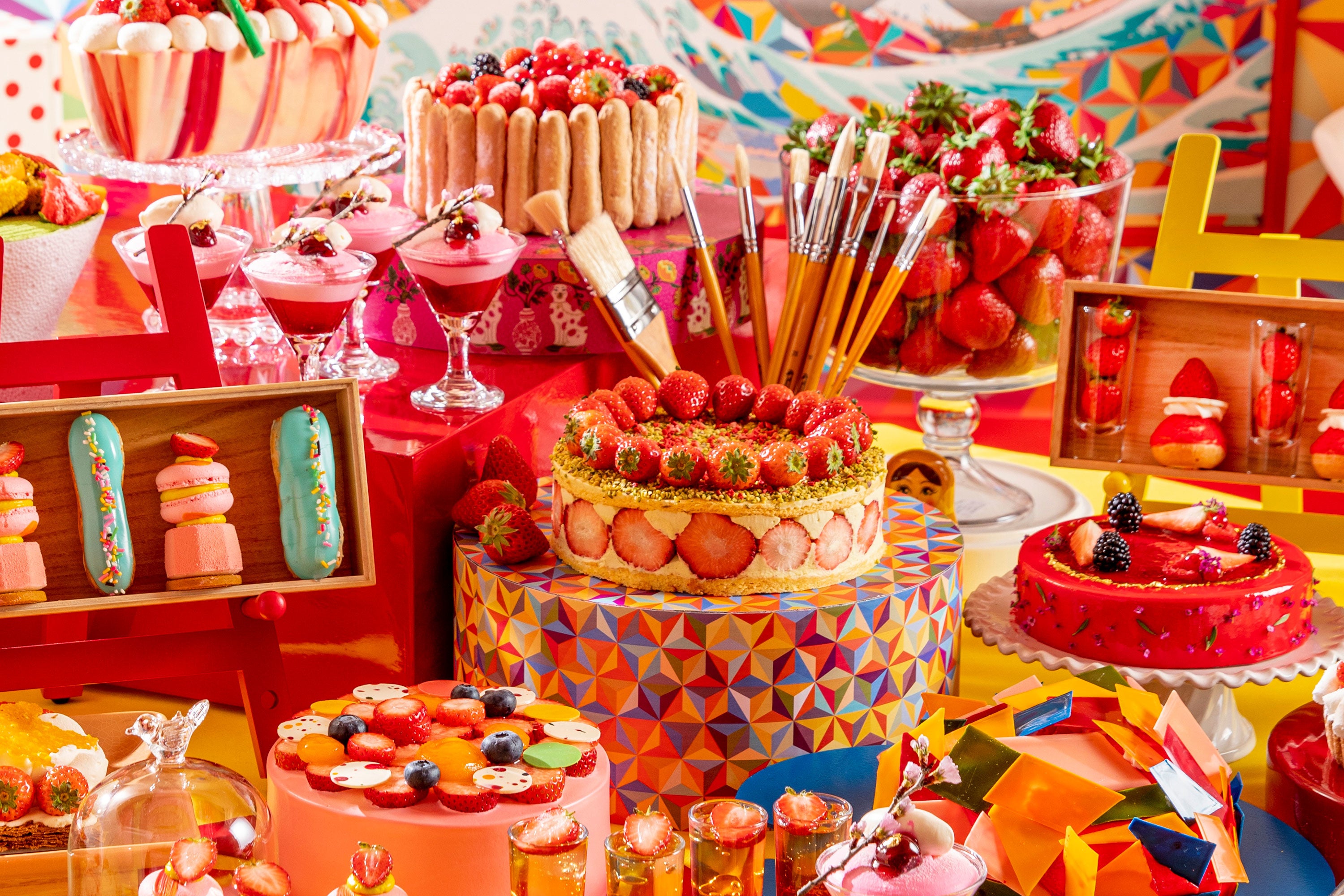 【グルメステイケーション宿泊プラン 選べるグルメ一例】「マーブルラウンジ」莓スイーツビュフェ¥5,200～