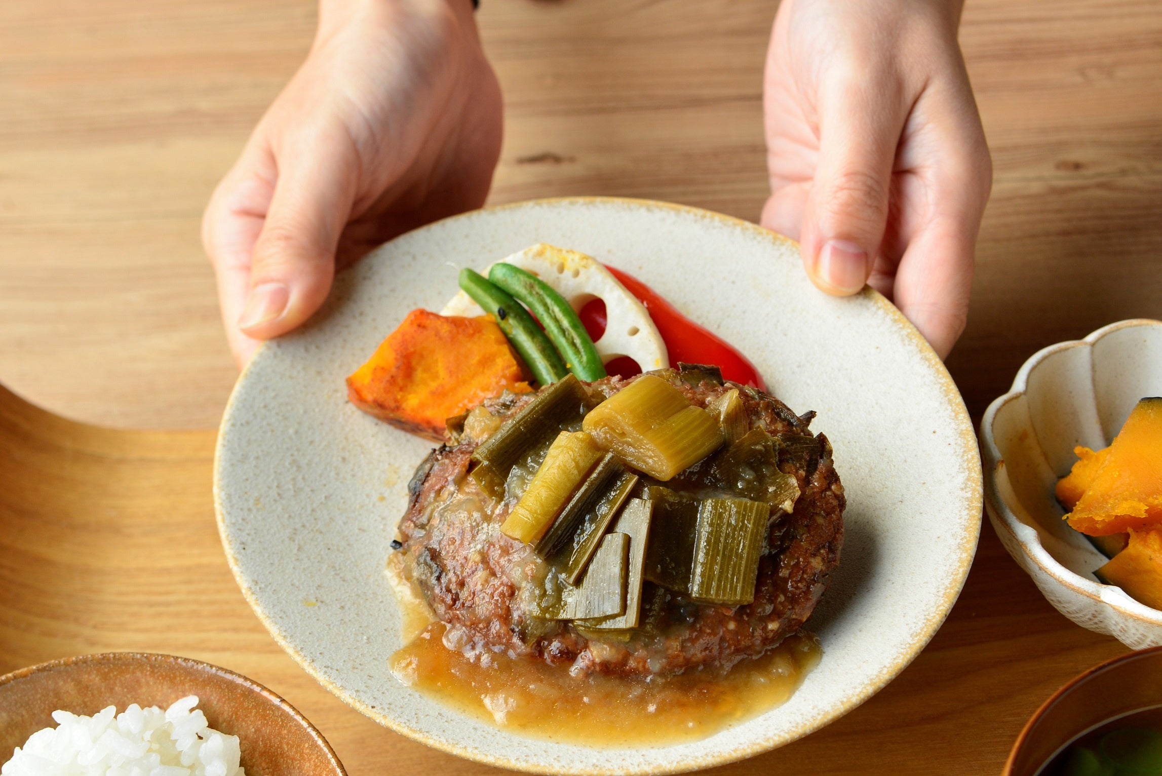 京都亀岡の九条ねぎを使ったハンバーグ和風しょうゆ　イメージ