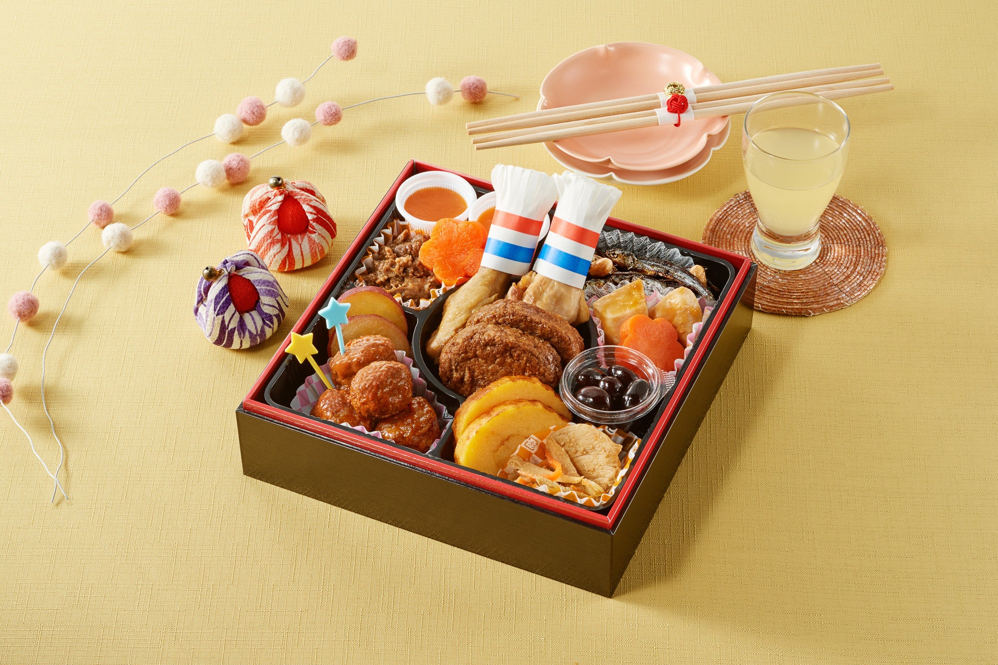 「キッズおせち」(お子さま 2 人前)、12 品目、1 段重 9,800 円(税込・送料無料)