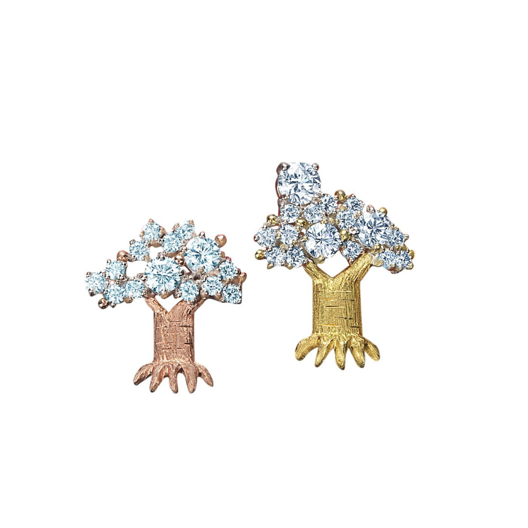 ブローチ  左）K18PG ダイヤモンド　0.68ct　￥715,000  右）K18YG  WGダイヤモンド　1.04ct　￥990,000