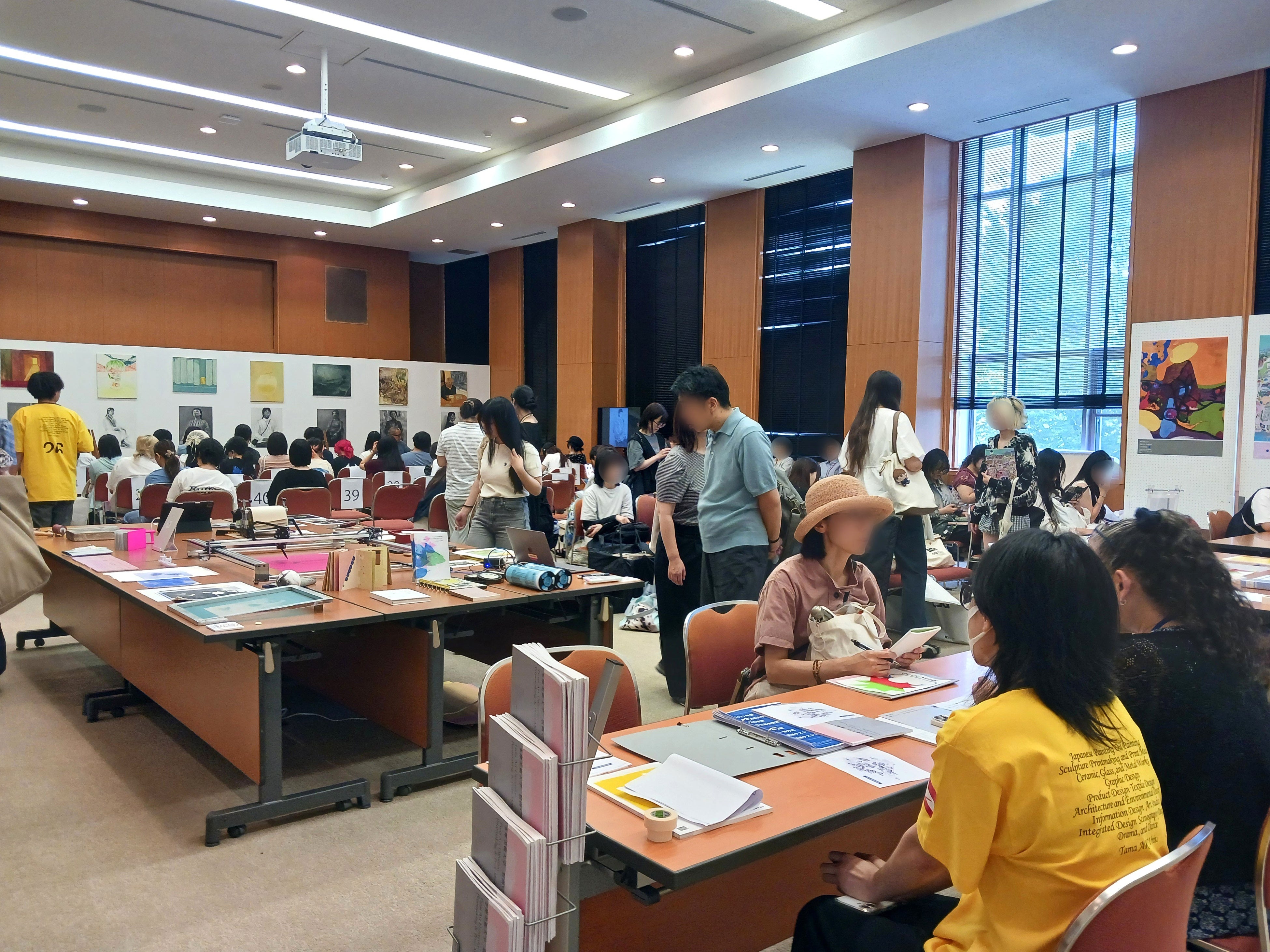 多摩美術大学「秋の進学相談会（オープンキャンパス）」を9月27日（日）に開催。2026年、教員と直接相談できる最後のチャンス！大学説明会、入試作品展示、キャンパス見学ツアーも実施。