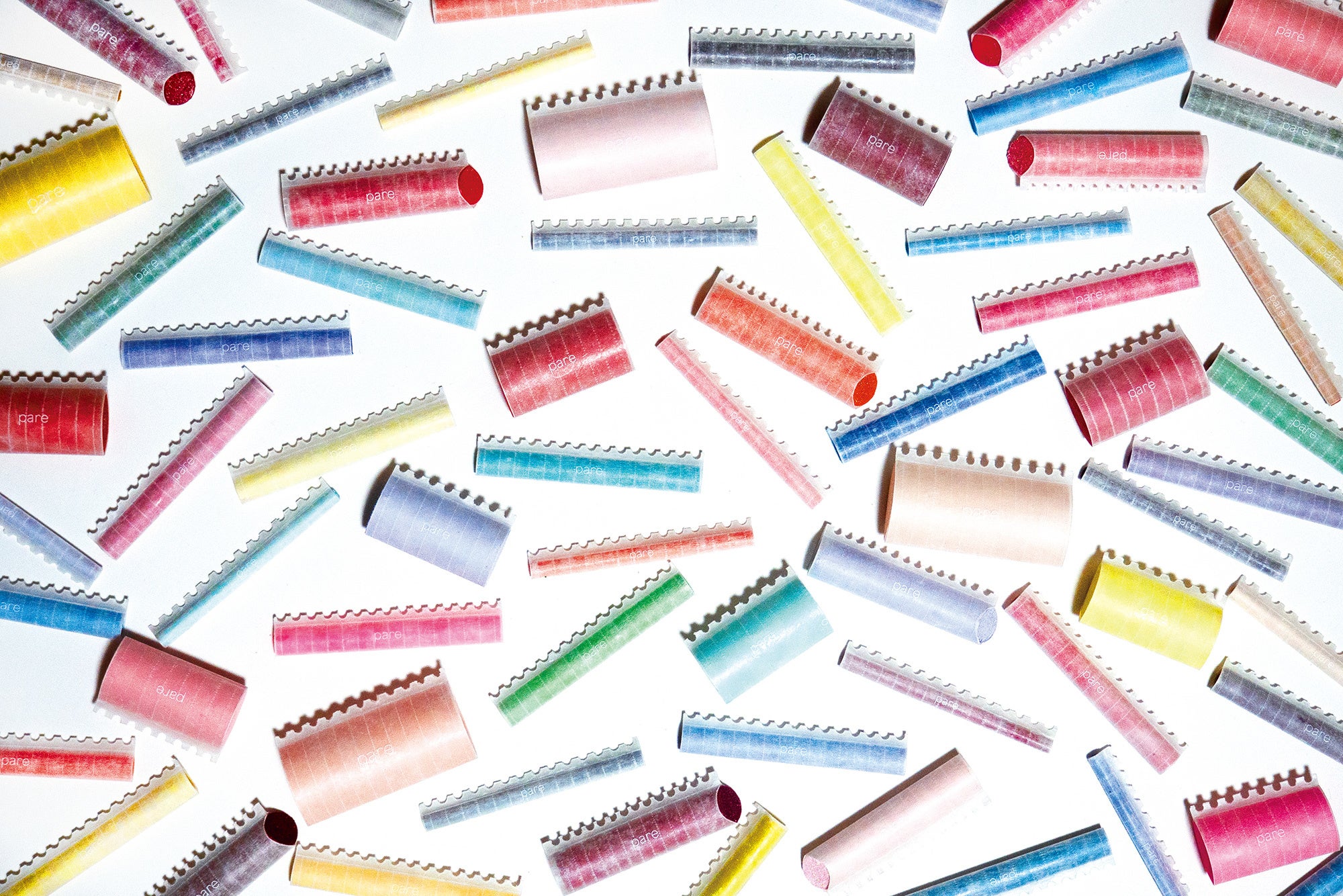 蝋引き紙を使用した新しい化粧品の提案（統合デザイン学科4年 加藤百華）