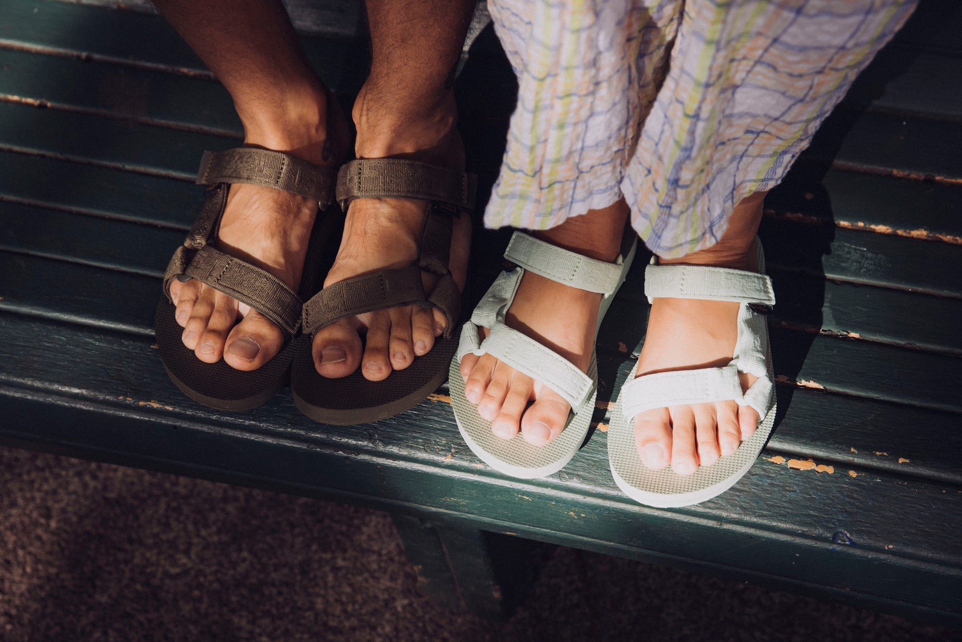 Tevaから人気のスライドサンダルが復活 再生素材で刷新した Universal Slide が登場 Deckers Japan合同会社のプレスリリース Tevaから人気のスライドサンダルが復活 再生素材で刷新した Universal Slide が登場 Deckers Japan合同会社のプレスリリース