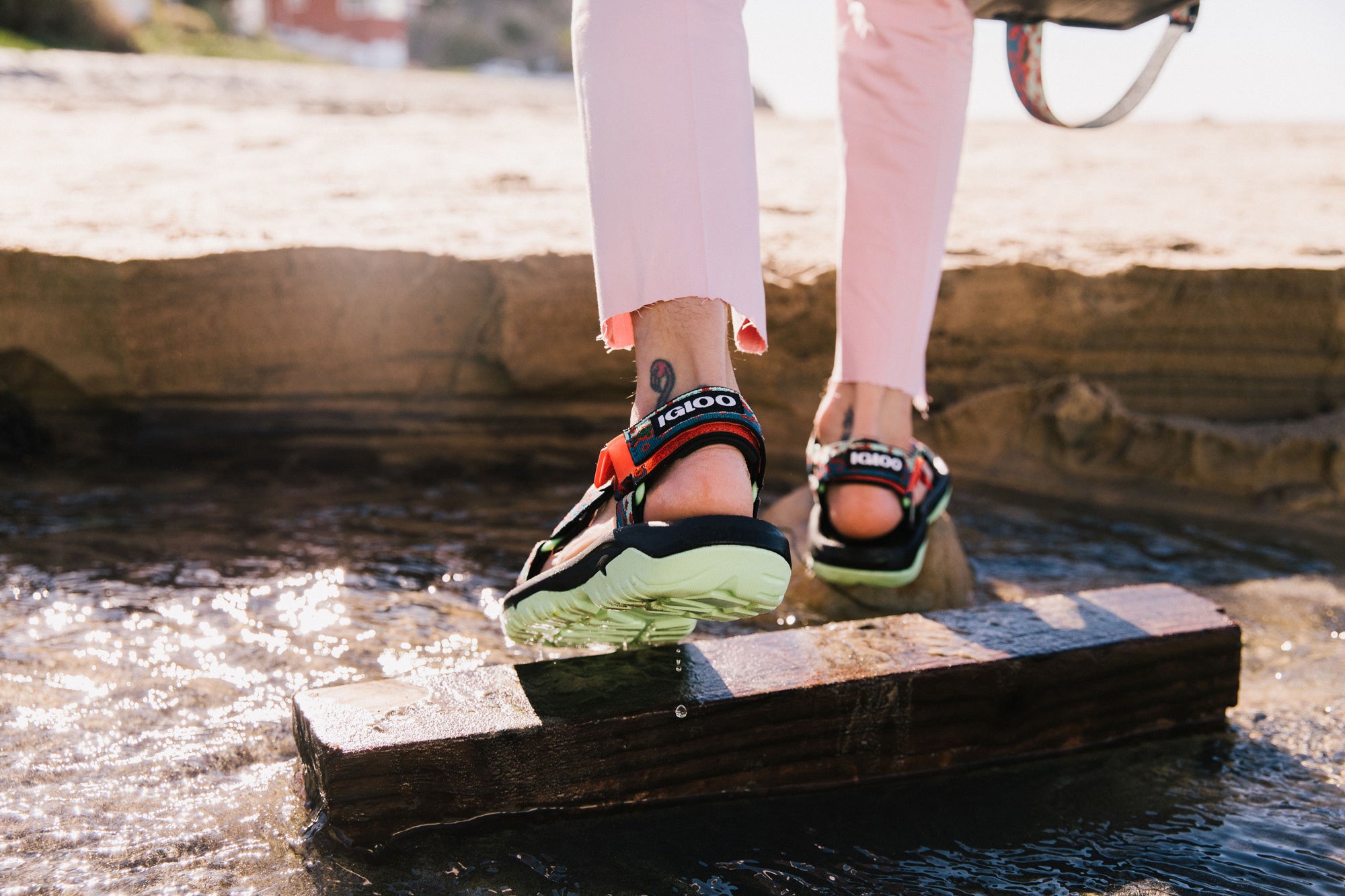 Teva と IGLOOが初コラボレーションしたサンダル「Hurricane XLT 2