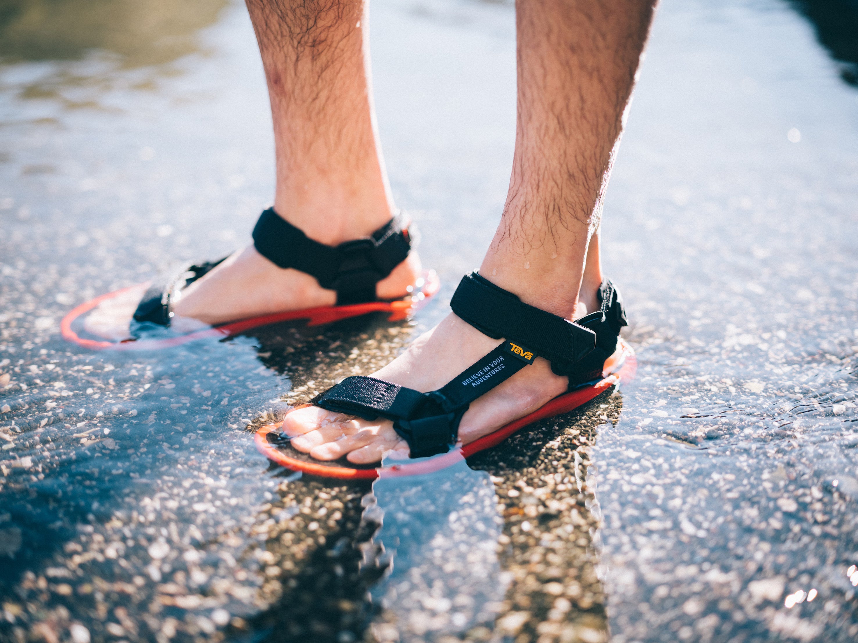 NANGA×TEVA サンダル Teva〉と〈NANGA〉が初コラボレーションした高機能アウトドア