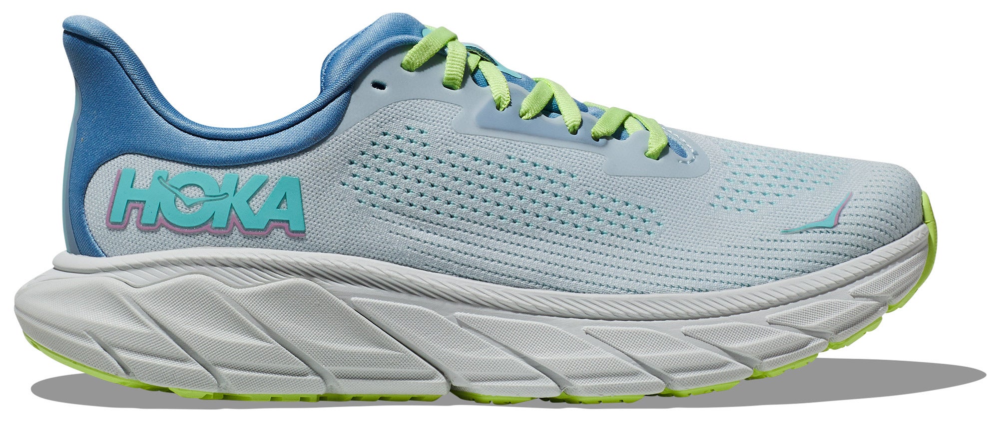 HOKAが安定した走りを実現するスタビリティモデル「ARAHI」を
