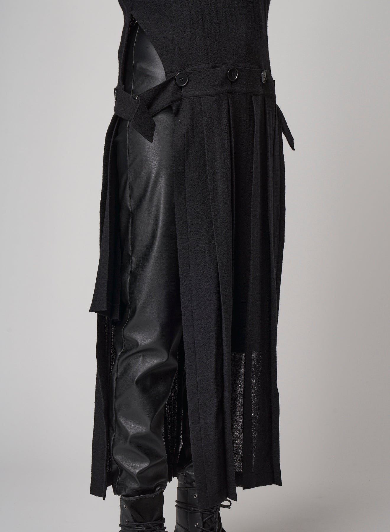 LIMI feu ウールギャバジン 黒 サロペット ゆったりS ブラック LIMI feu – Page 4 – THE SHOP YOHJI YAMAMOTO