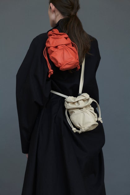 discord Yohji Yamamotoが「ANANAS Petit」を発表!パイナップルデザインが魅力的 discord Yohji Yamamotoが「ANANAS Petit」を発表!パイナップルデザインが魅力的