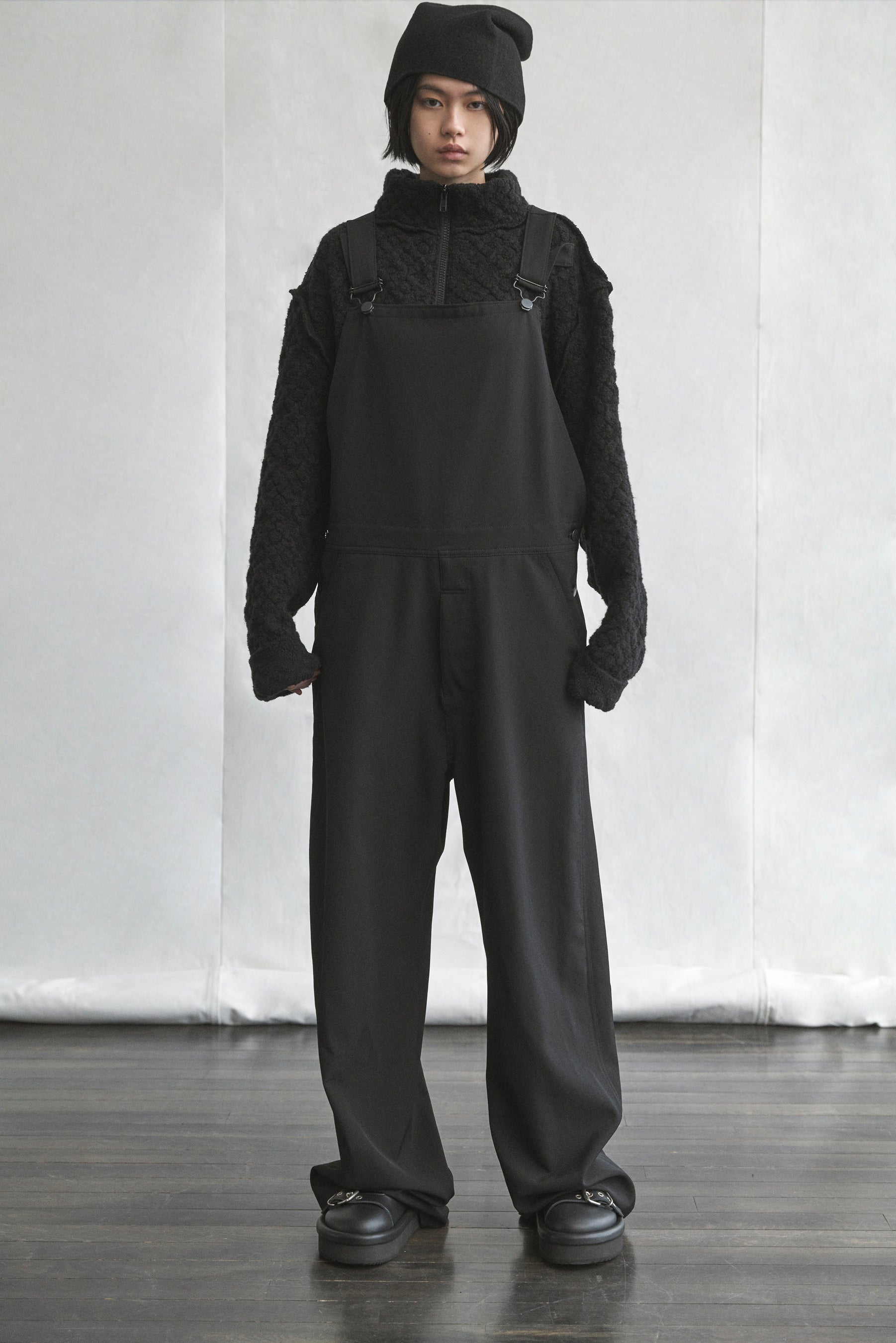 新品　Y's 黒と白のウール混合ポンチョ Y's、Y'sの中で展開される「Y's.」の最新作 | 株式会社ヨウジ