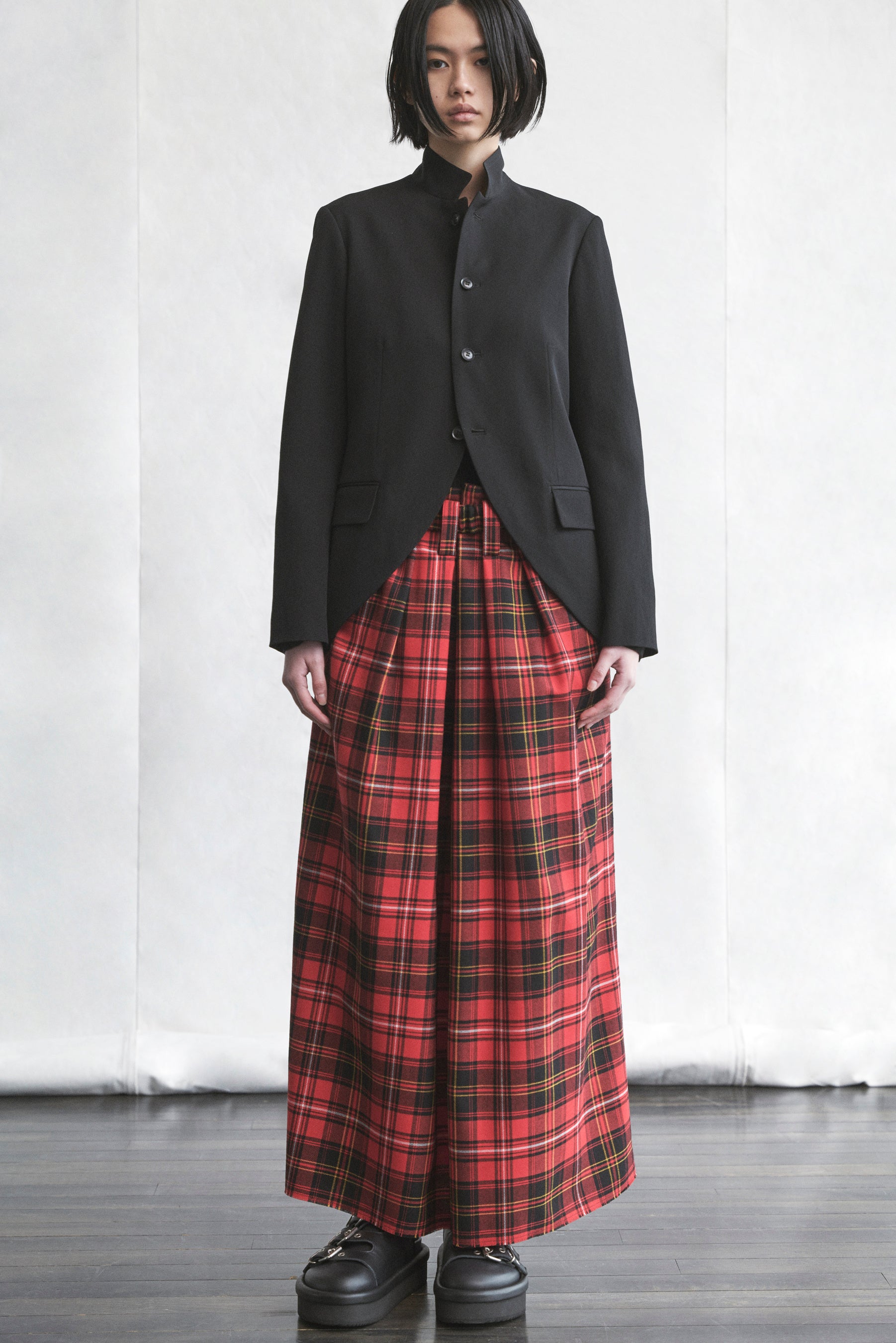 Y's 黒の革靴 Y's、Y'sの中で展開される「Y's.」の最新作 | 株式会社ヨウジ