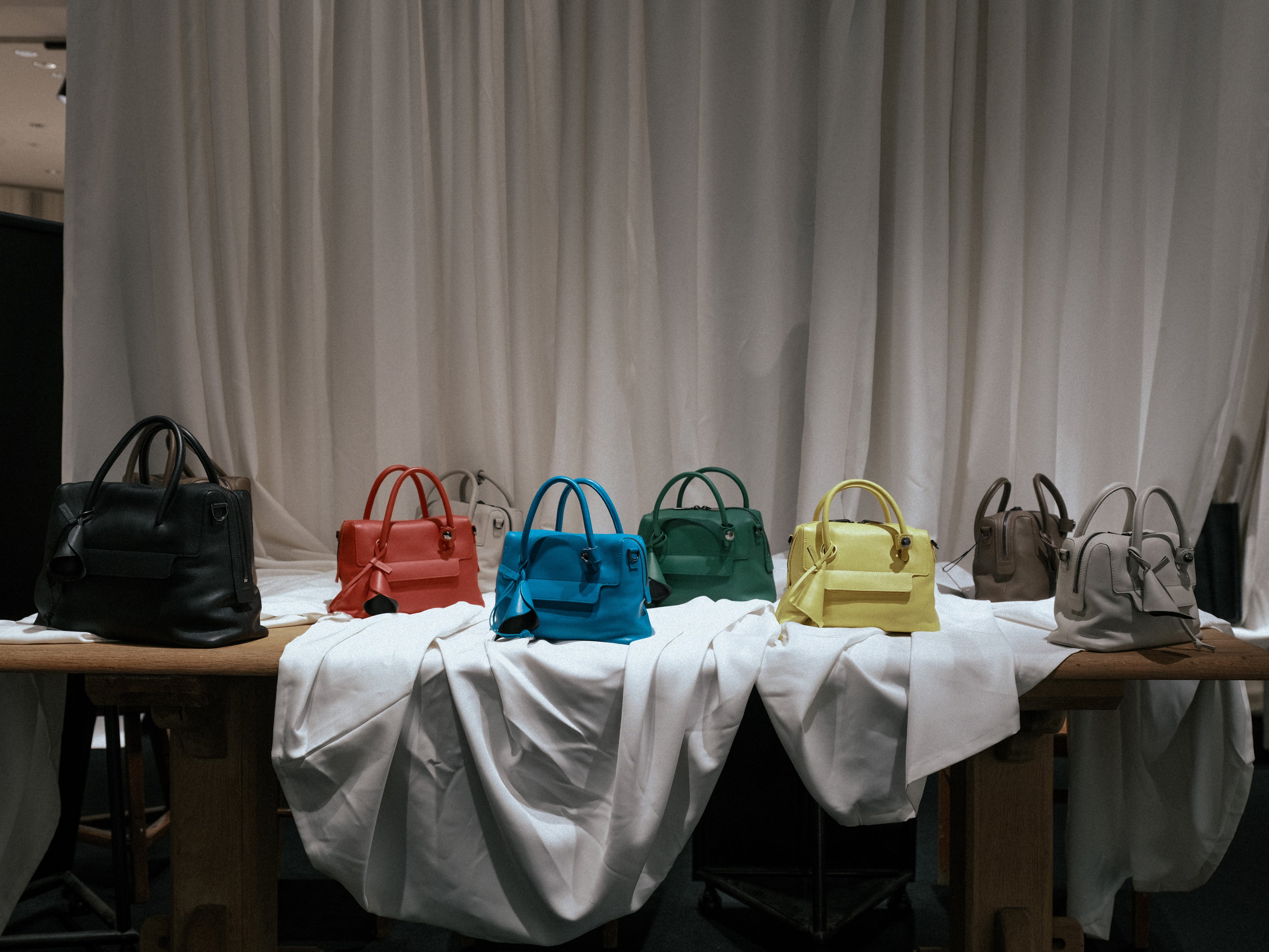 ヨウジヤマモト　discord ストール 新品タグ付き　山本耀司　風に吹かれて discord Yohji Yamamoto ISETAN SHINJUKU THE STAGE