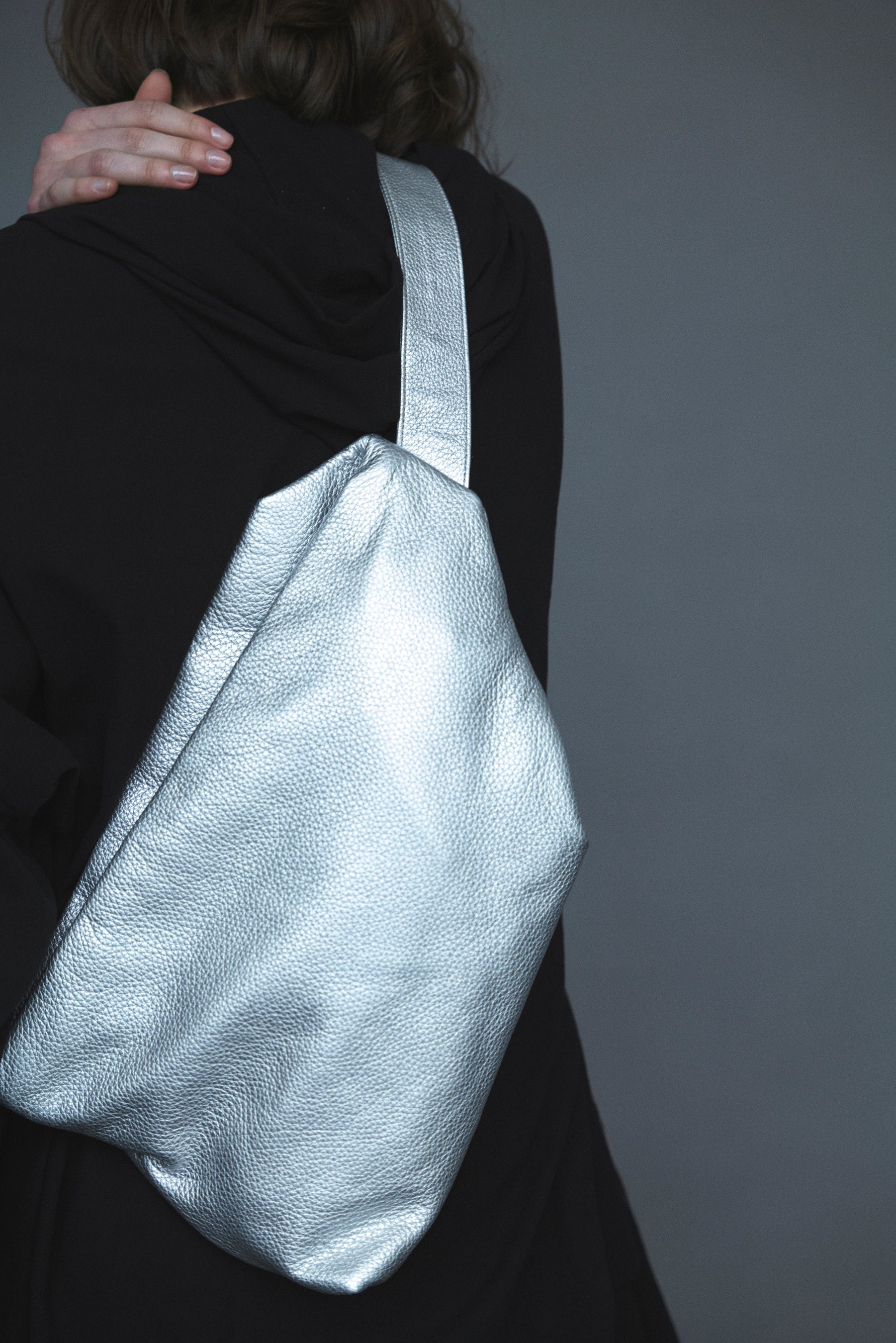 ヨウジヤマモト トートバッグ2024 discord Yohji Yamamoto、2023-2024秋冬コレクションの最新作