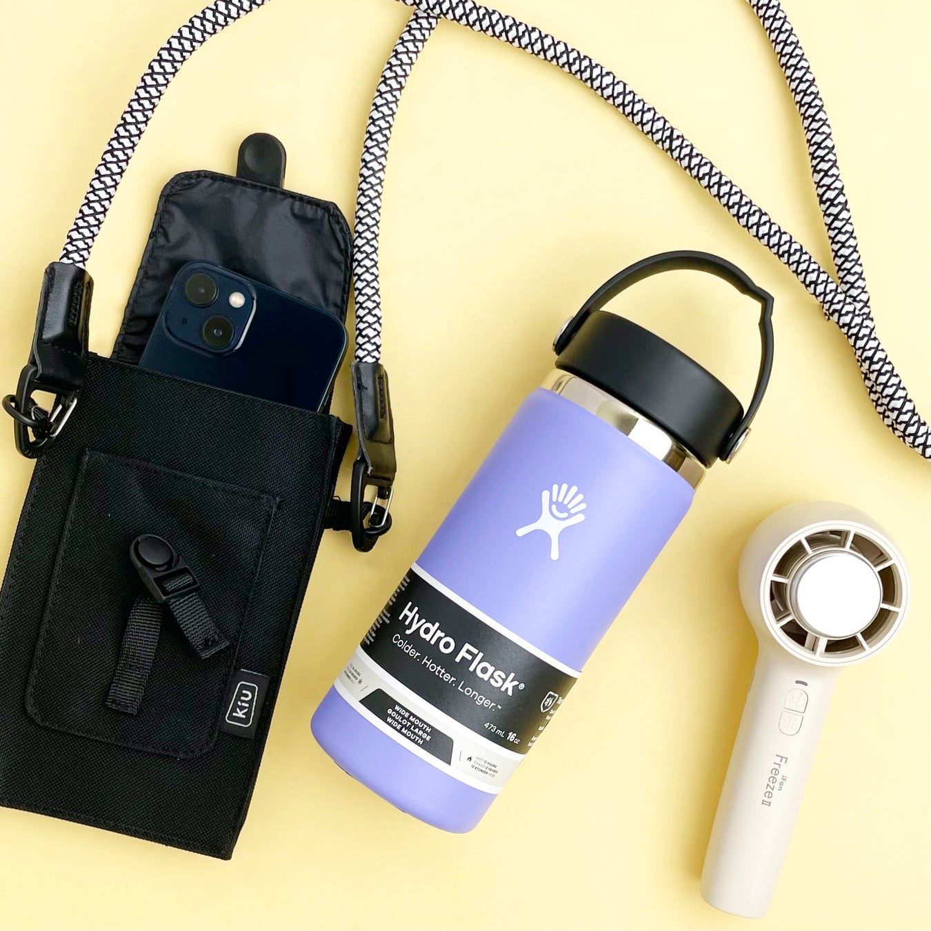 お出かけやアウトドアシーンで活躍しそうな雑貨も要チェック!