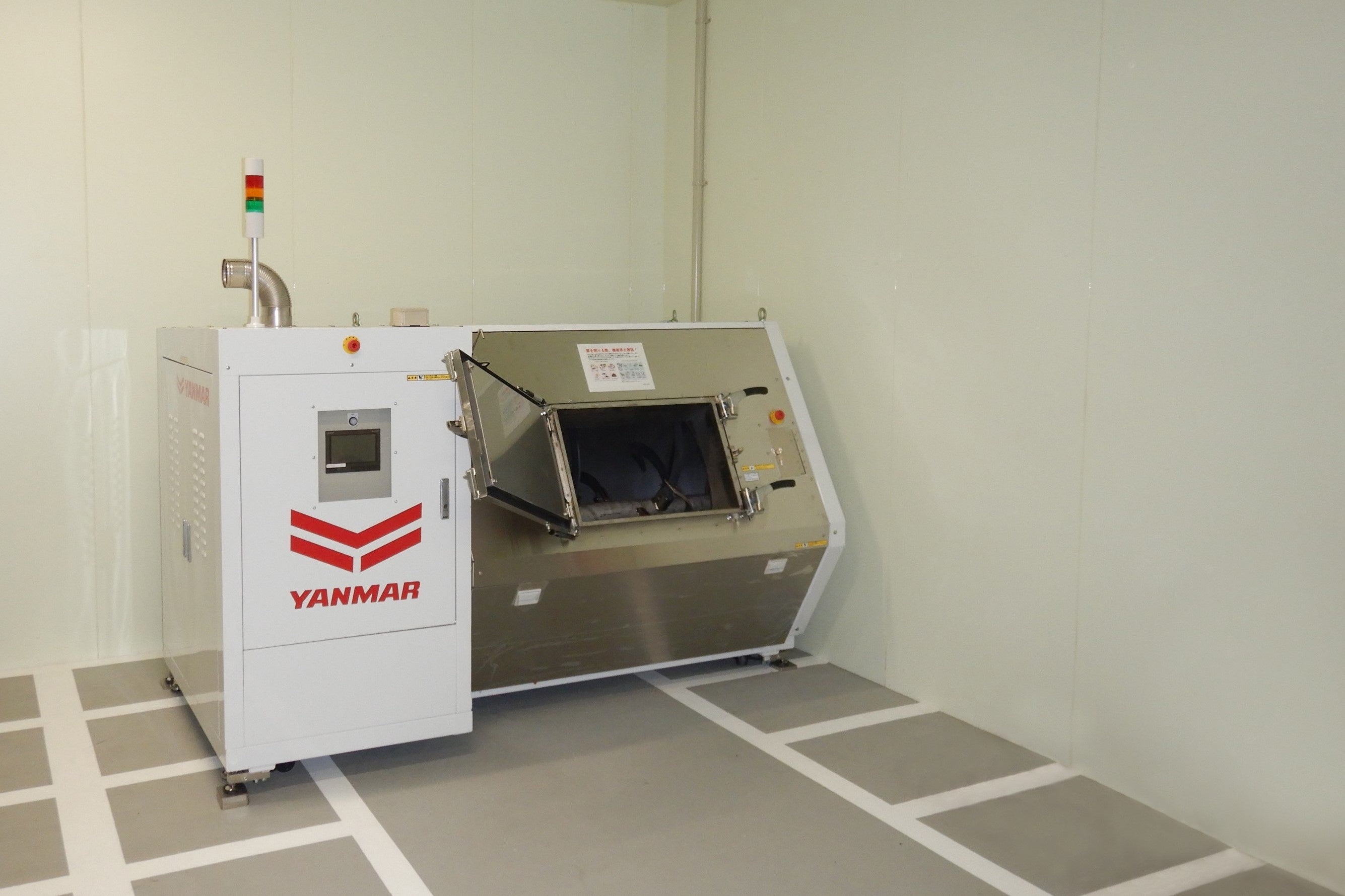 「THE OUTLETS KITAKYUSHU」での「YC100」設置の様子