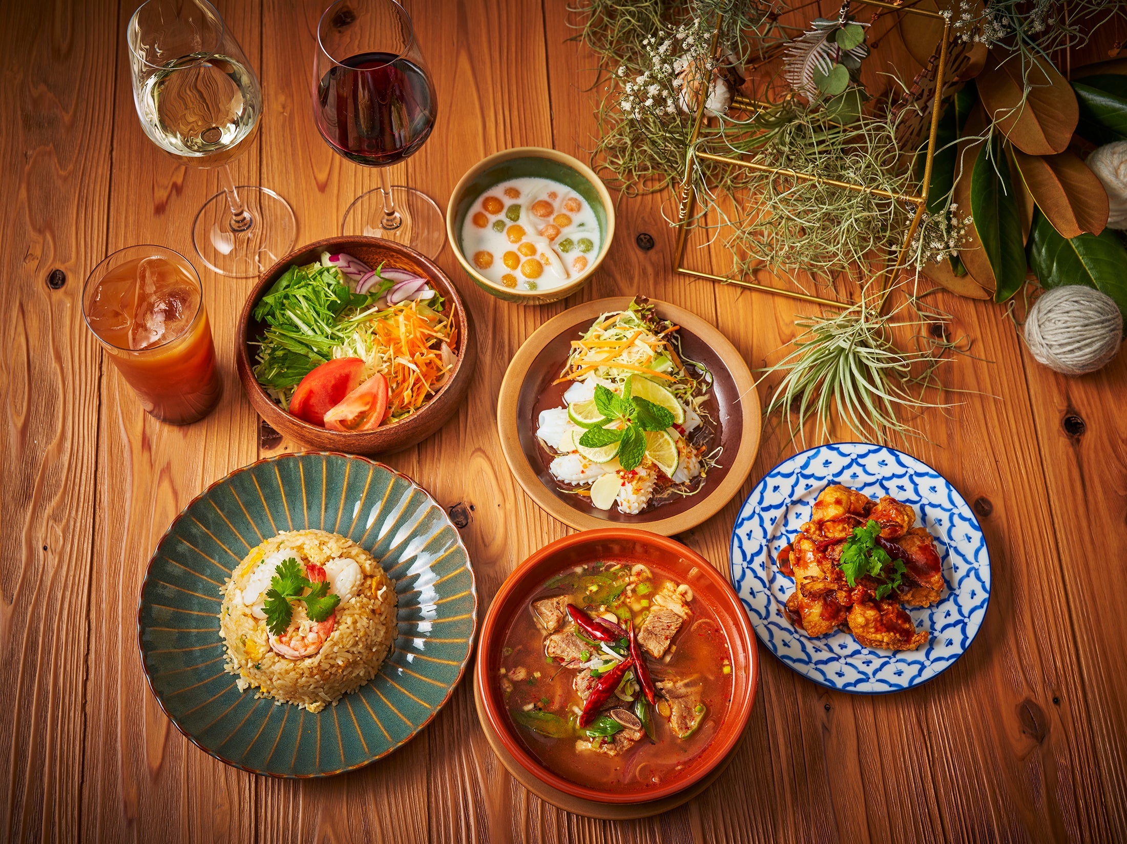 東京パーティースポット 目的別飲食店ガイド 初版(素朴社) うぶごえ | 経営者が集まる六本木会員制BAR「DENSE」が、四ツ谷