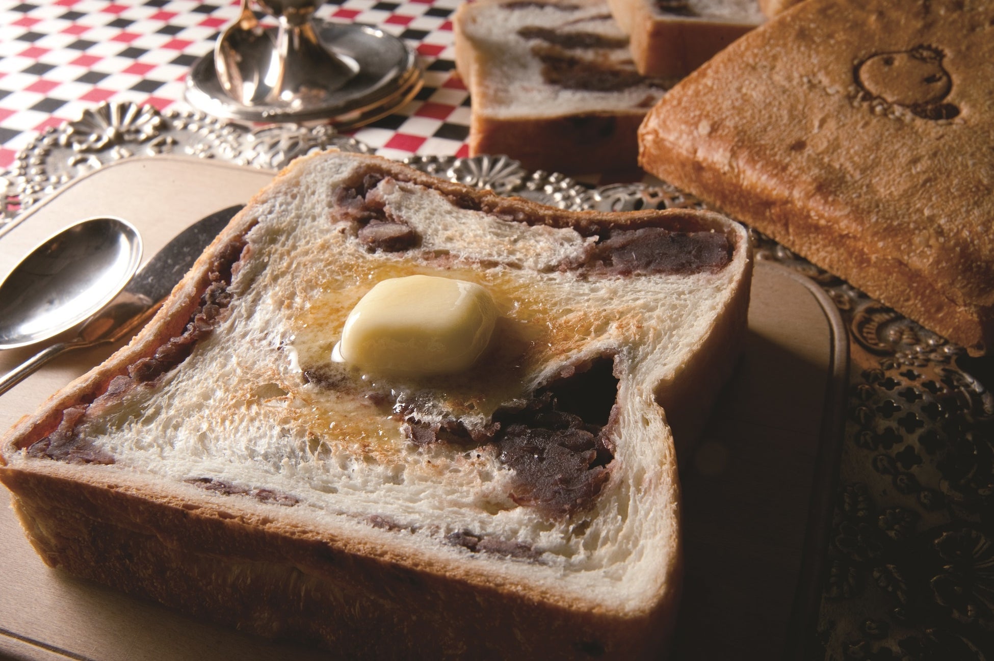 あんこはもうたくさん!太っちょ王様のあん食パン